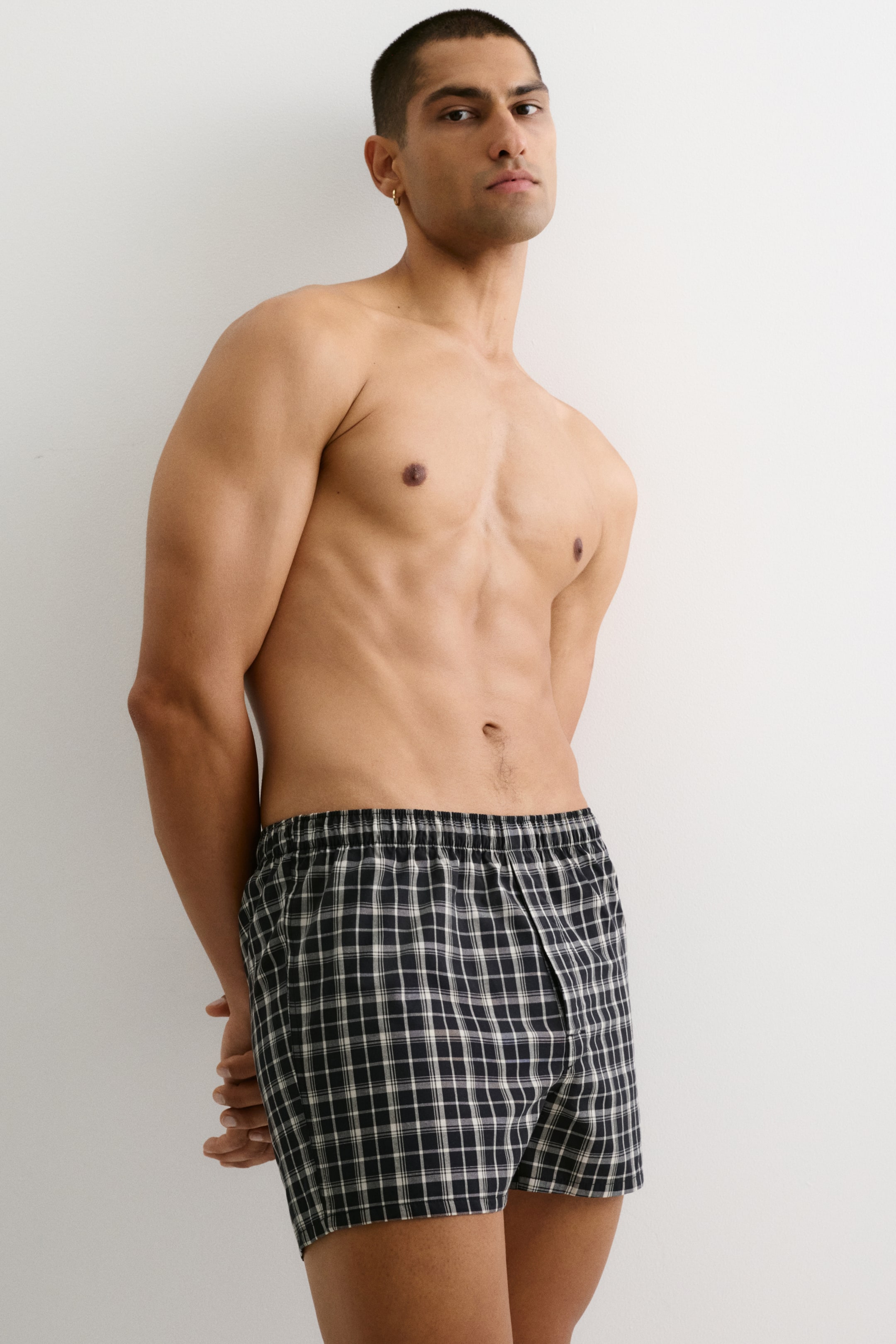 View larger image: 2-pack woven boxer shorts - Black/White checked - Men | H&M 1