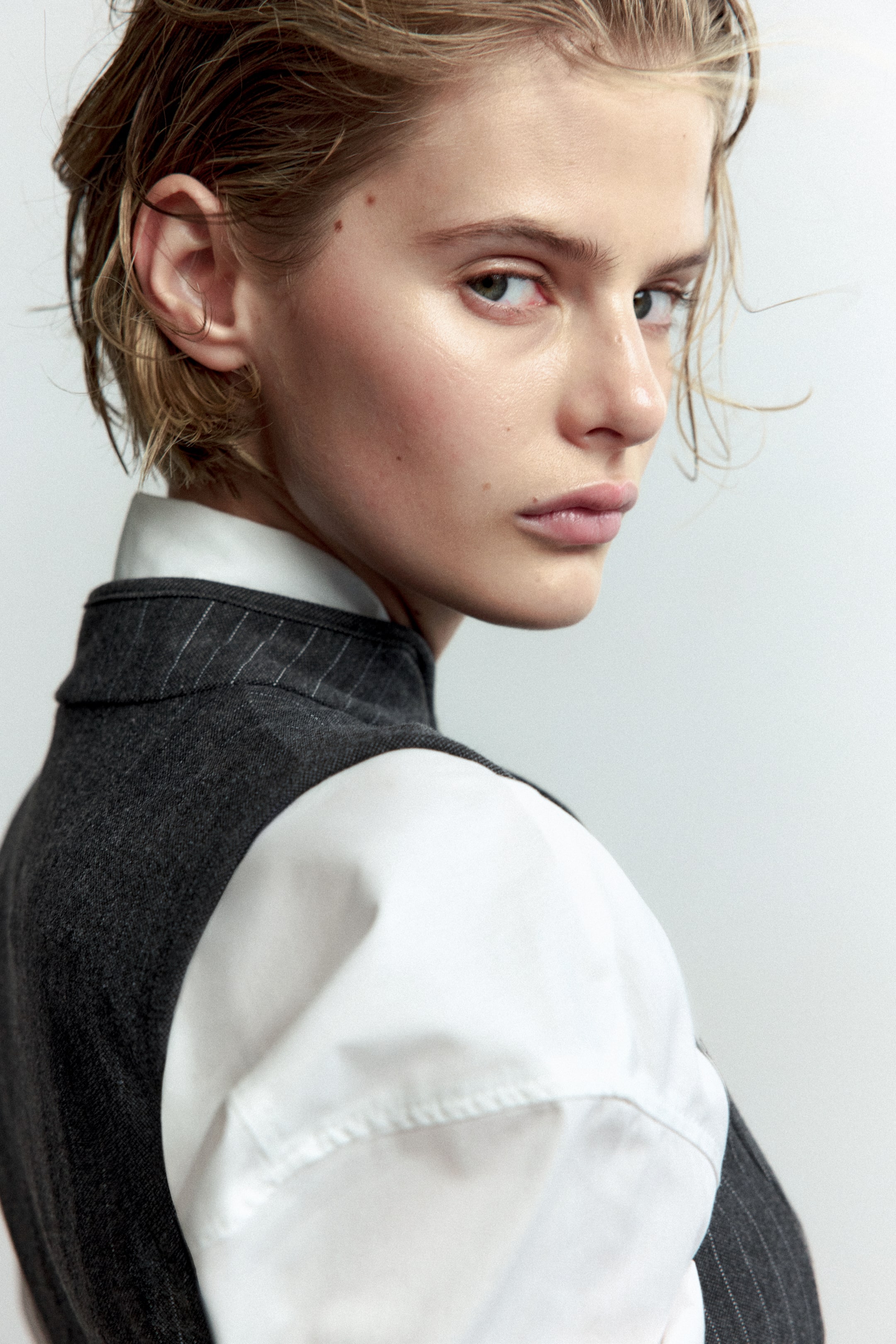 Piqué Keyhole Top