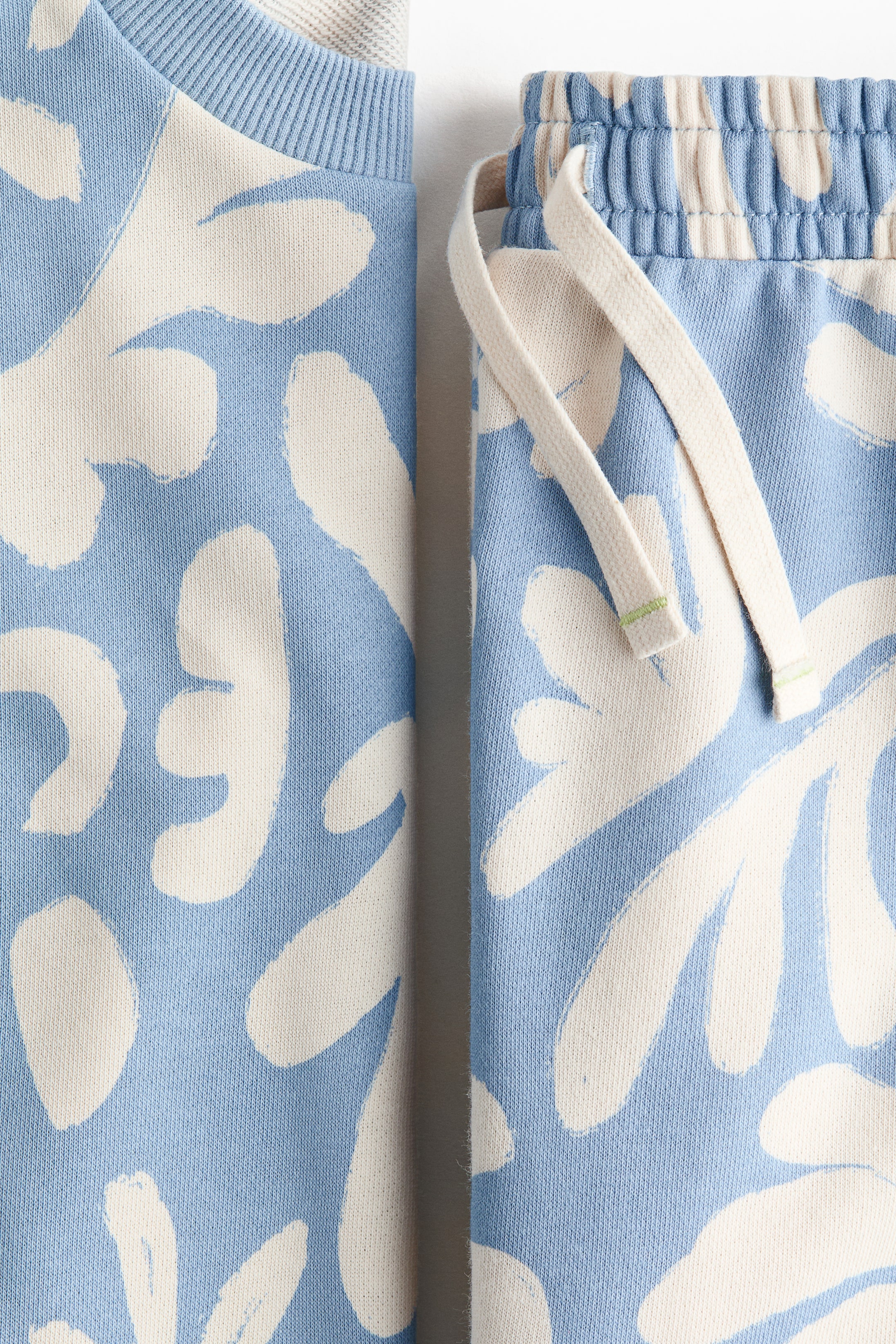 Größeres Bild ansehen: 2-teiliges Set mit T-Shirt und Shorts - Hellblau/Weiß - Kids | H&M DE 2