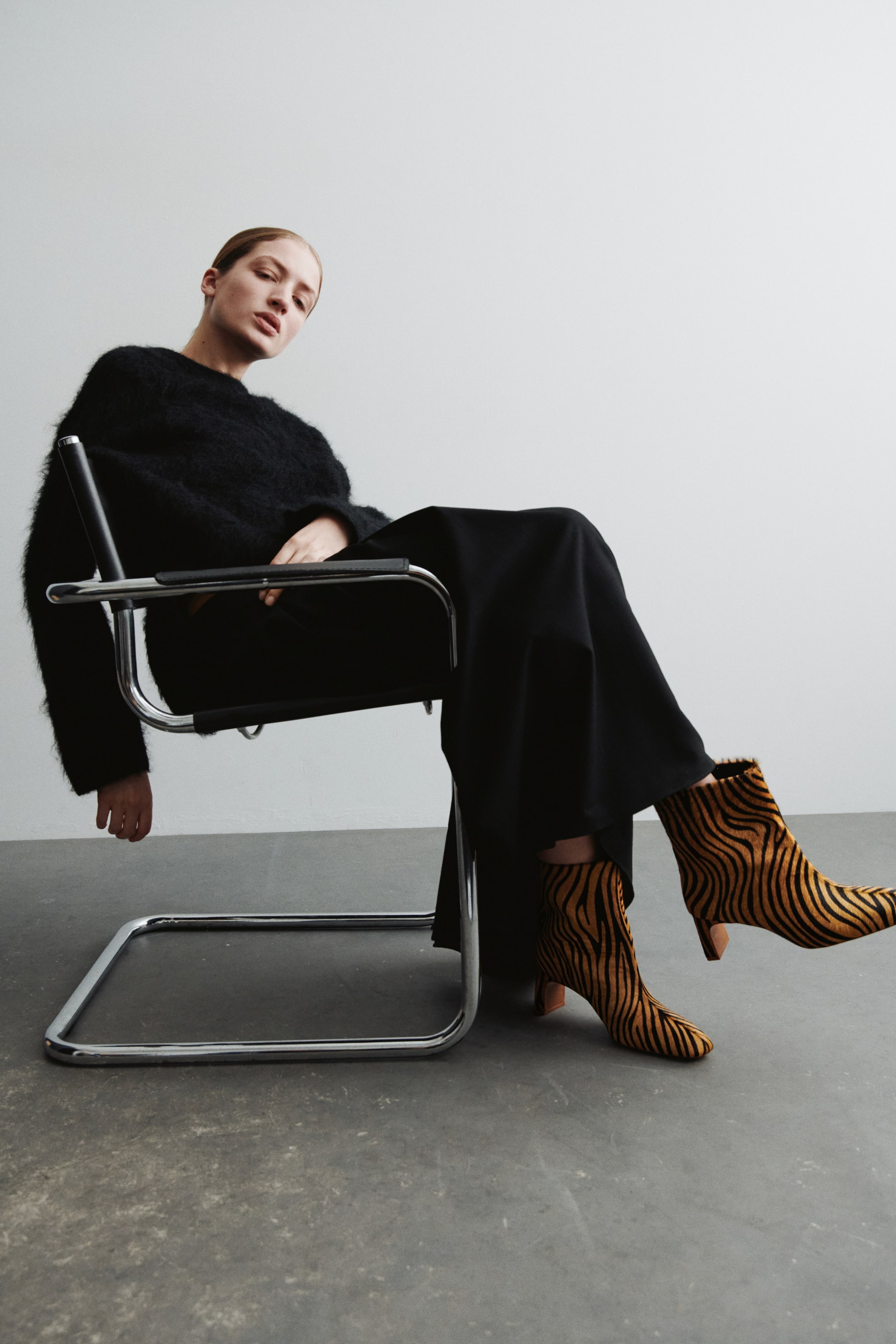 拡大画像を表示: Leather ankle boots - ベージュ／ゼブラプリント - レディース | H&M JP 2