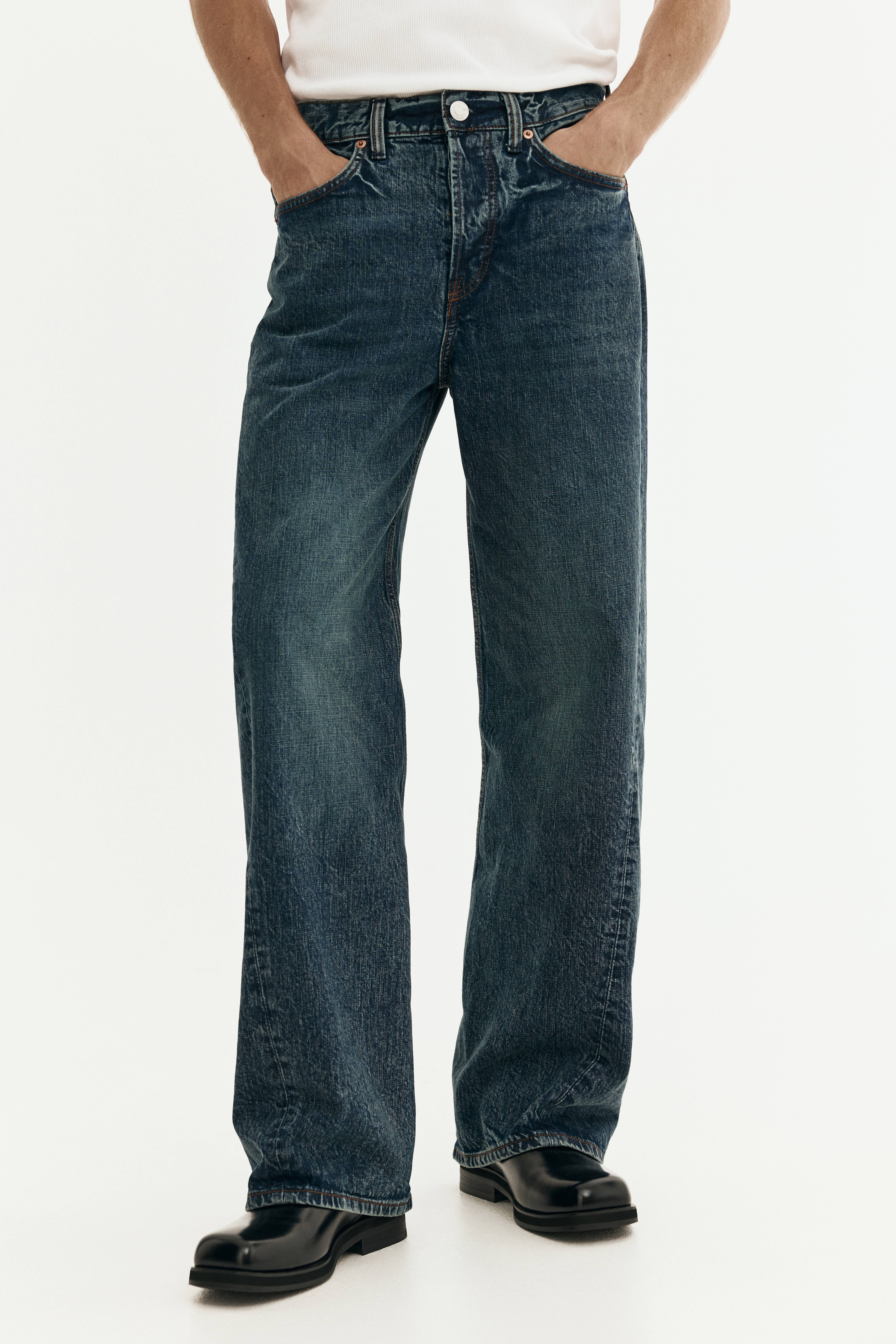 Loose-Fit Straight Twisted-Leg Jeans