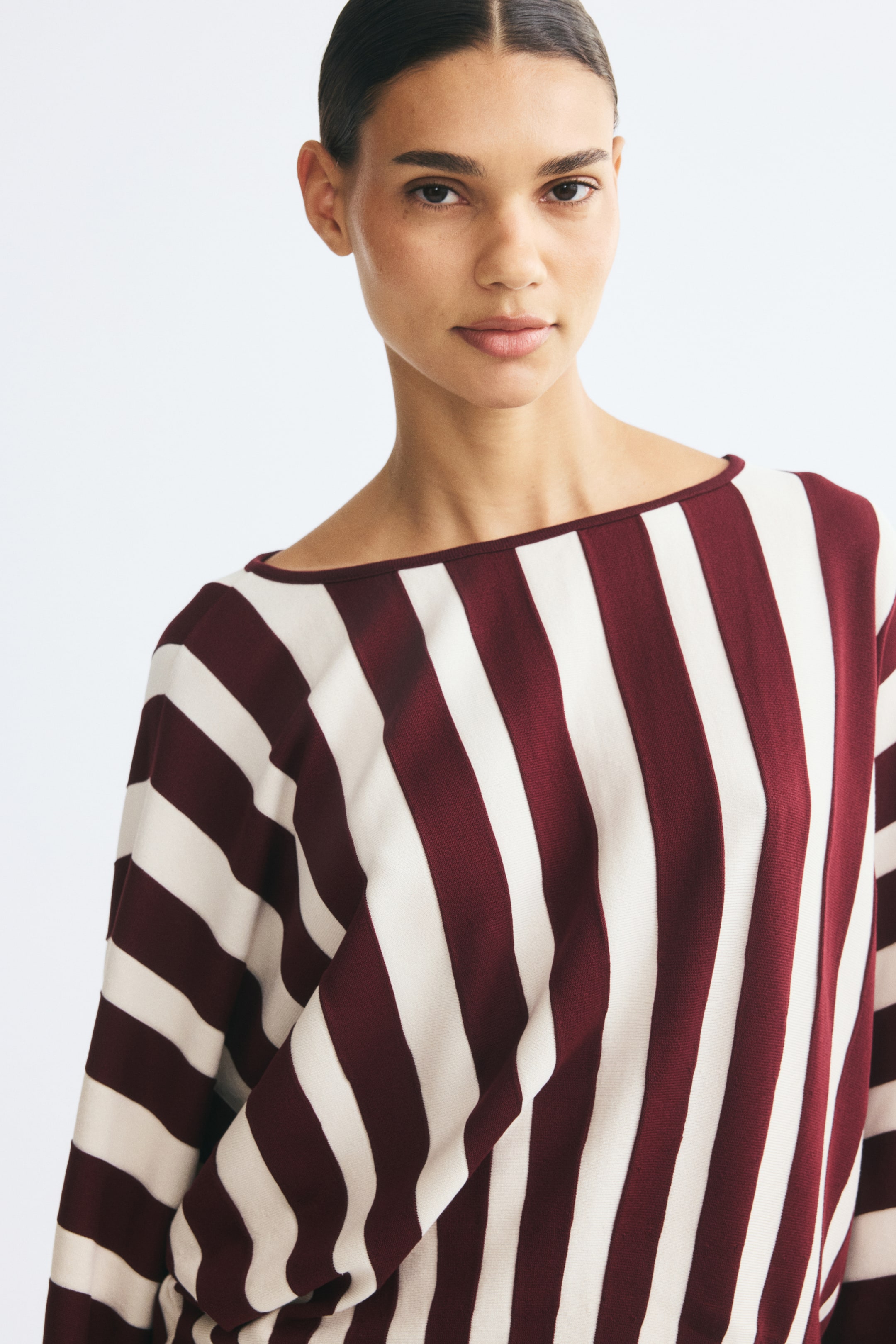 Haut en tricot fin avec encolure bateau