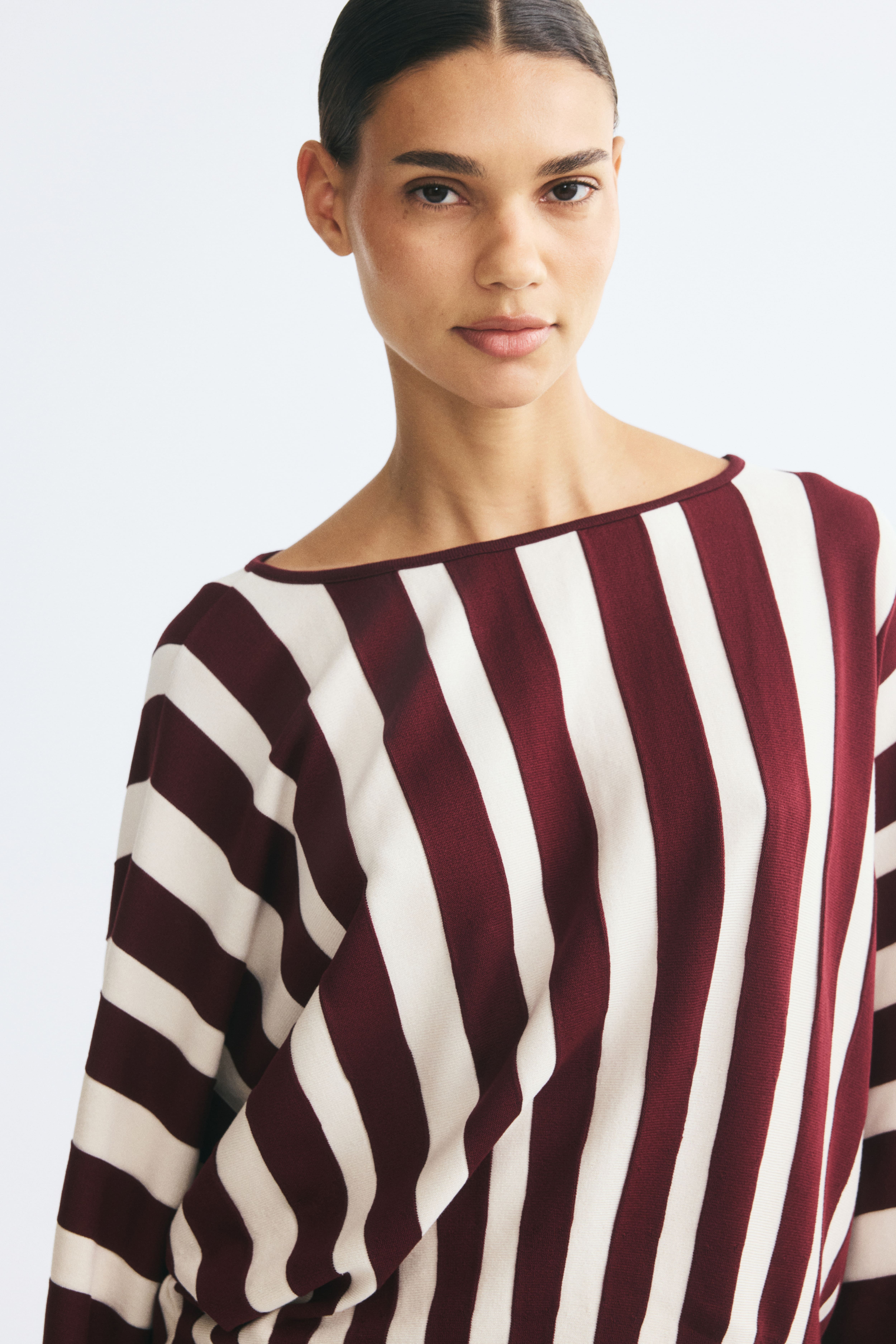 Haut en tricot fin avec encolure bateau