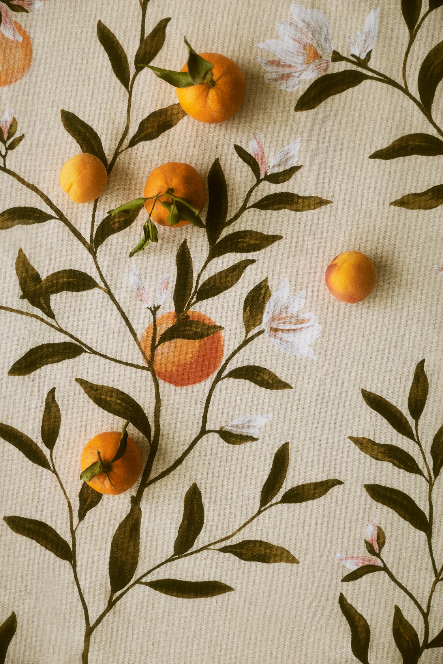 Patterned linen-blend tablecloth - Light beige/Oranges - 2