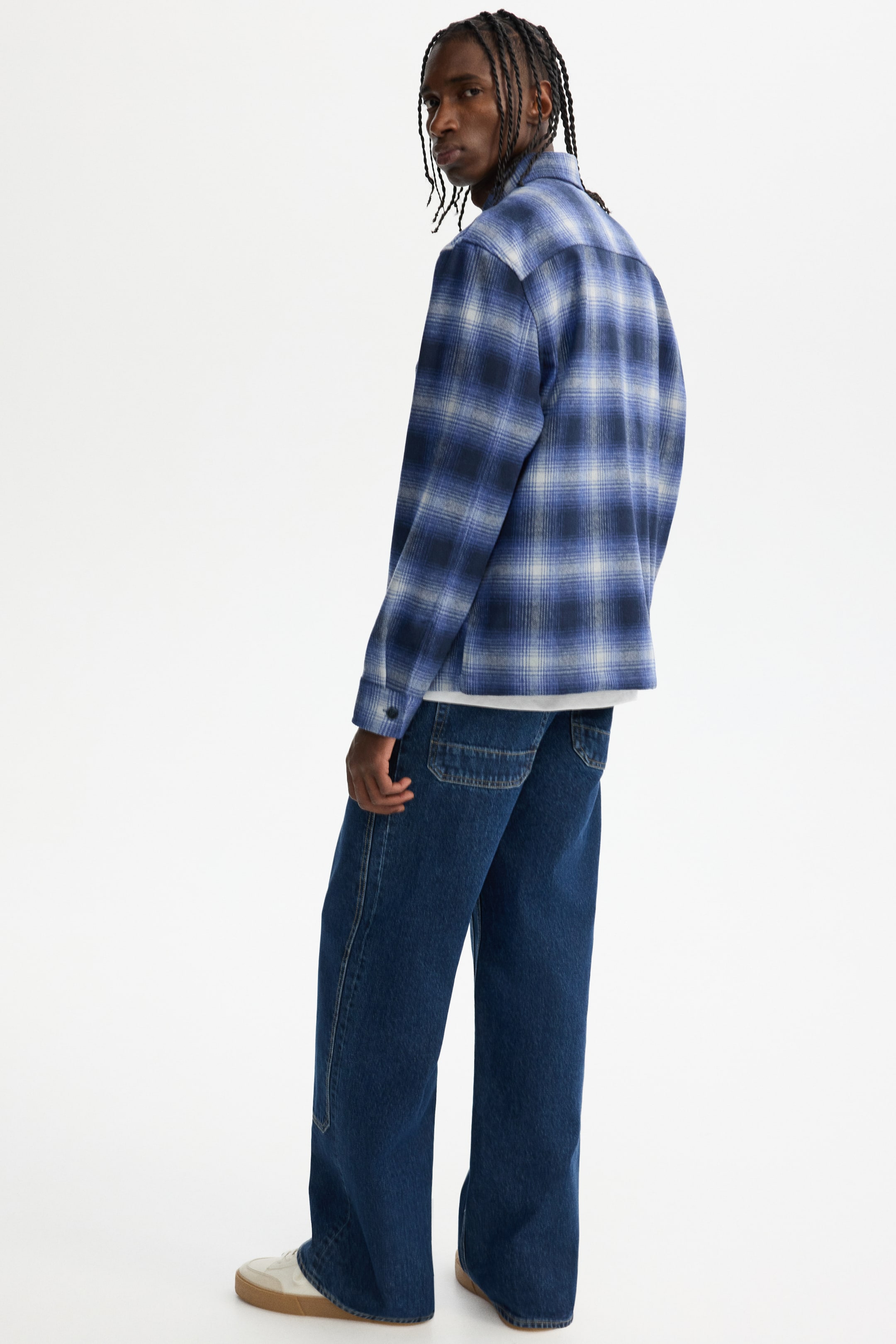 拡大画像を表示: レギュラーフィット フランネルオーバーシャツ - ダークブルー／チェック - Men | H&M JP 4