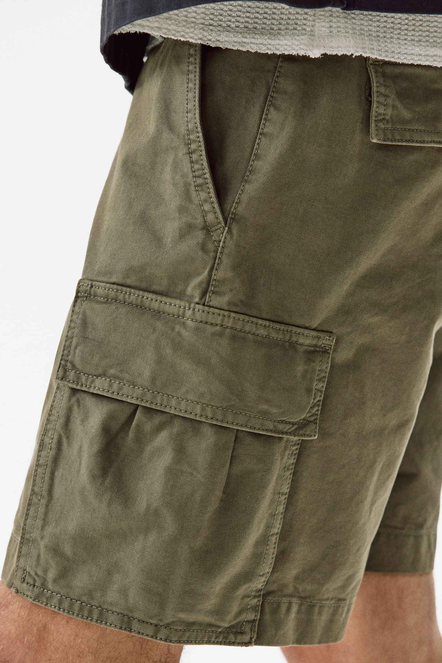 Relaxed Fit Cargo shorts - 4