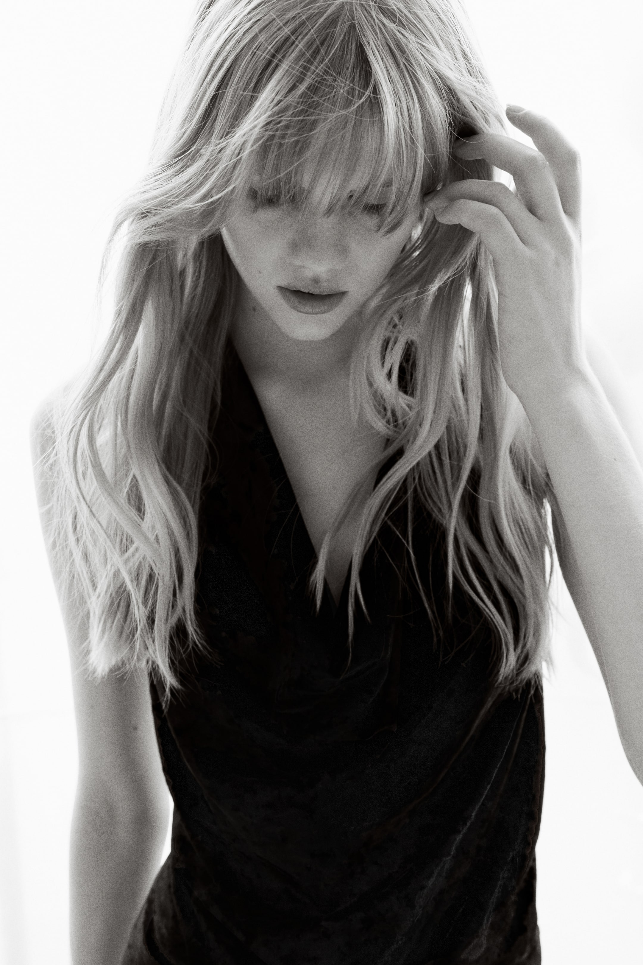 View larger image: Velour Halterneck Top - Black - Ladies | H&M CA 1