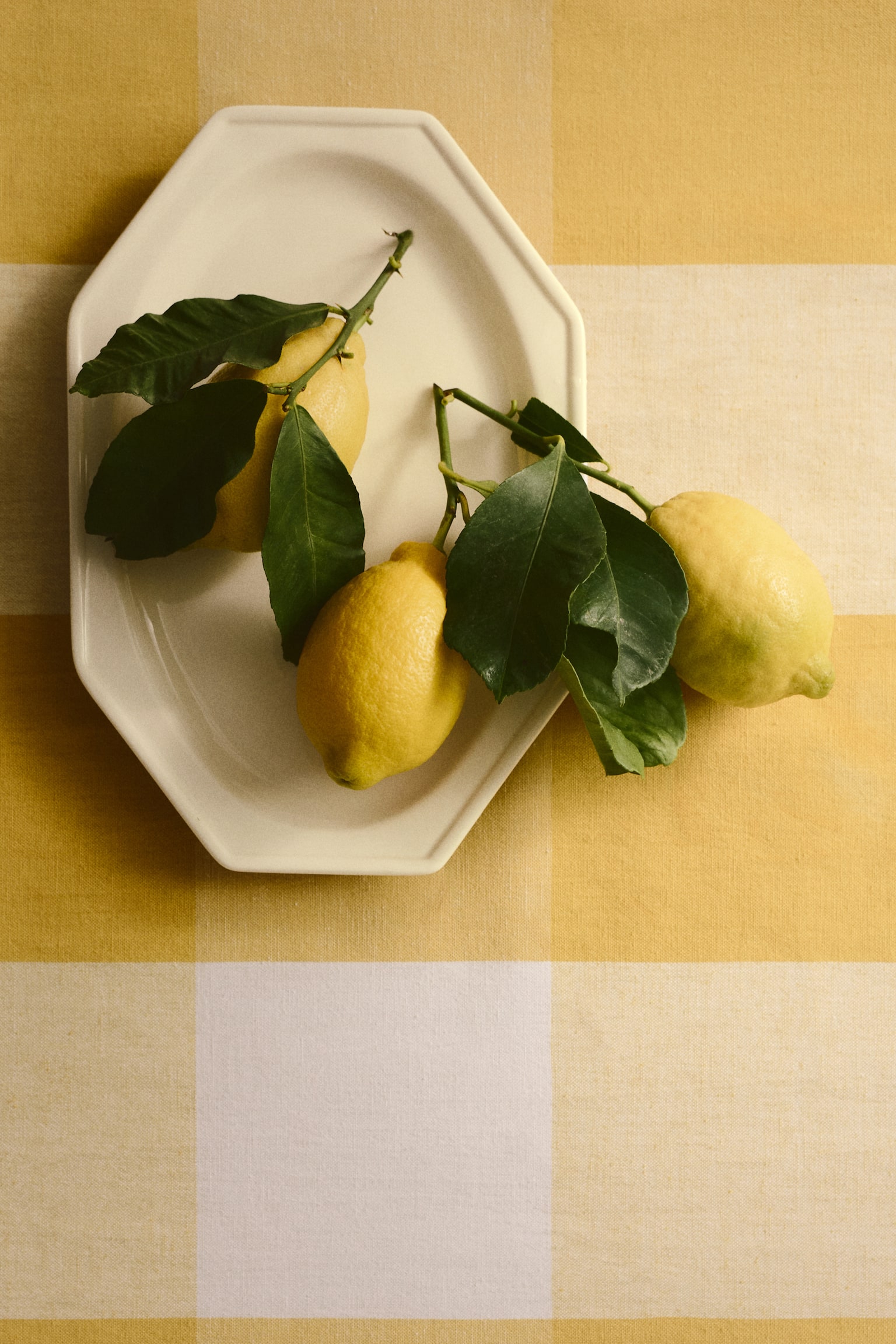Linen-blend tablecloth - Yellow/Gingham check/Khaki green/Striped/Yellow/Striped/Khaki green/Gingham check/Light pink/Striped/Light pink/Gingham check/Orange/Striped/Beige/Striped/Beige/Gingham check/Dark brown/Striped/Dark brown/Gingham check/Orange/Gingham check - 2