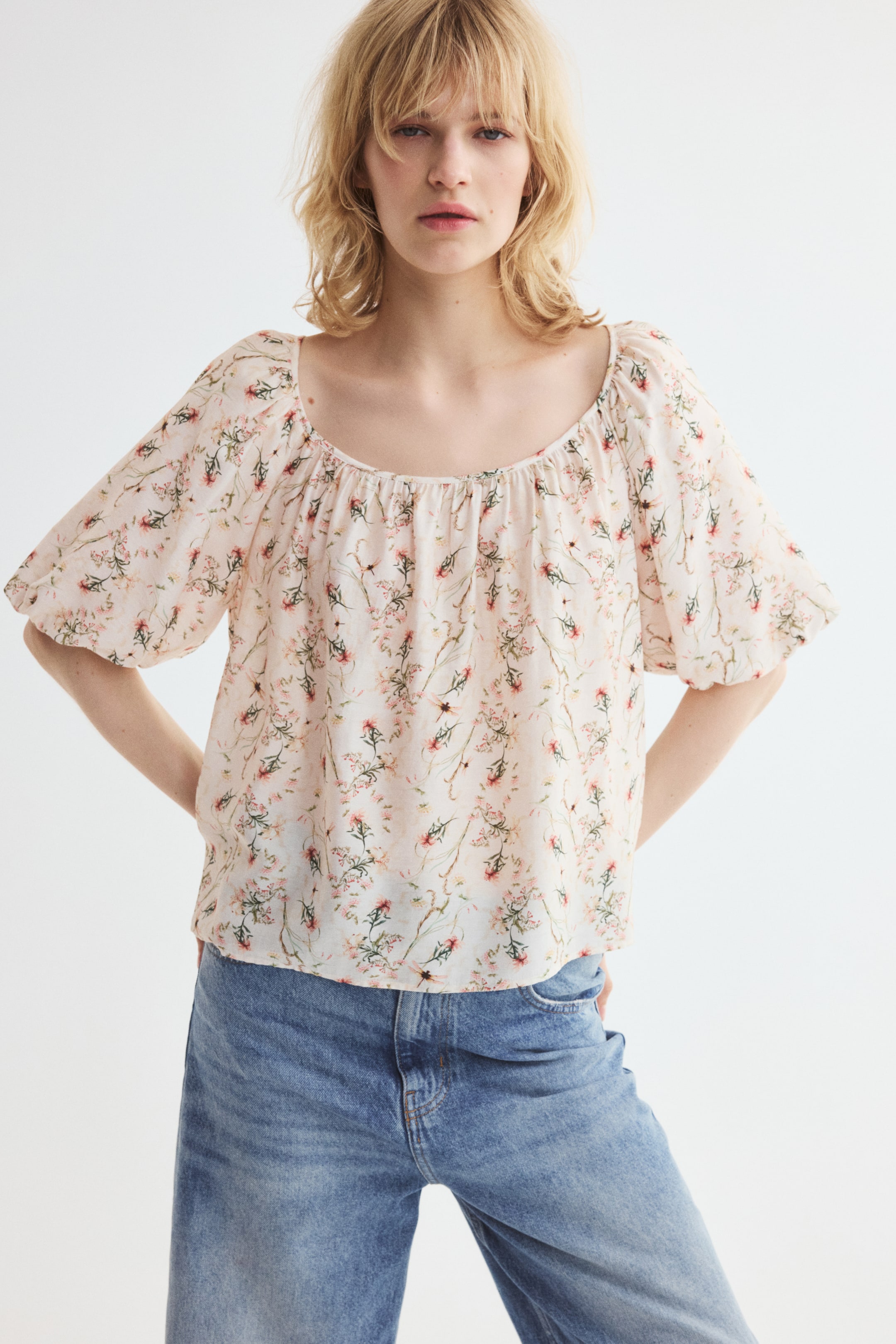 View larger image: Balloon-sleeved blouse - Cream/Floral - Ladies | H&M IN 1