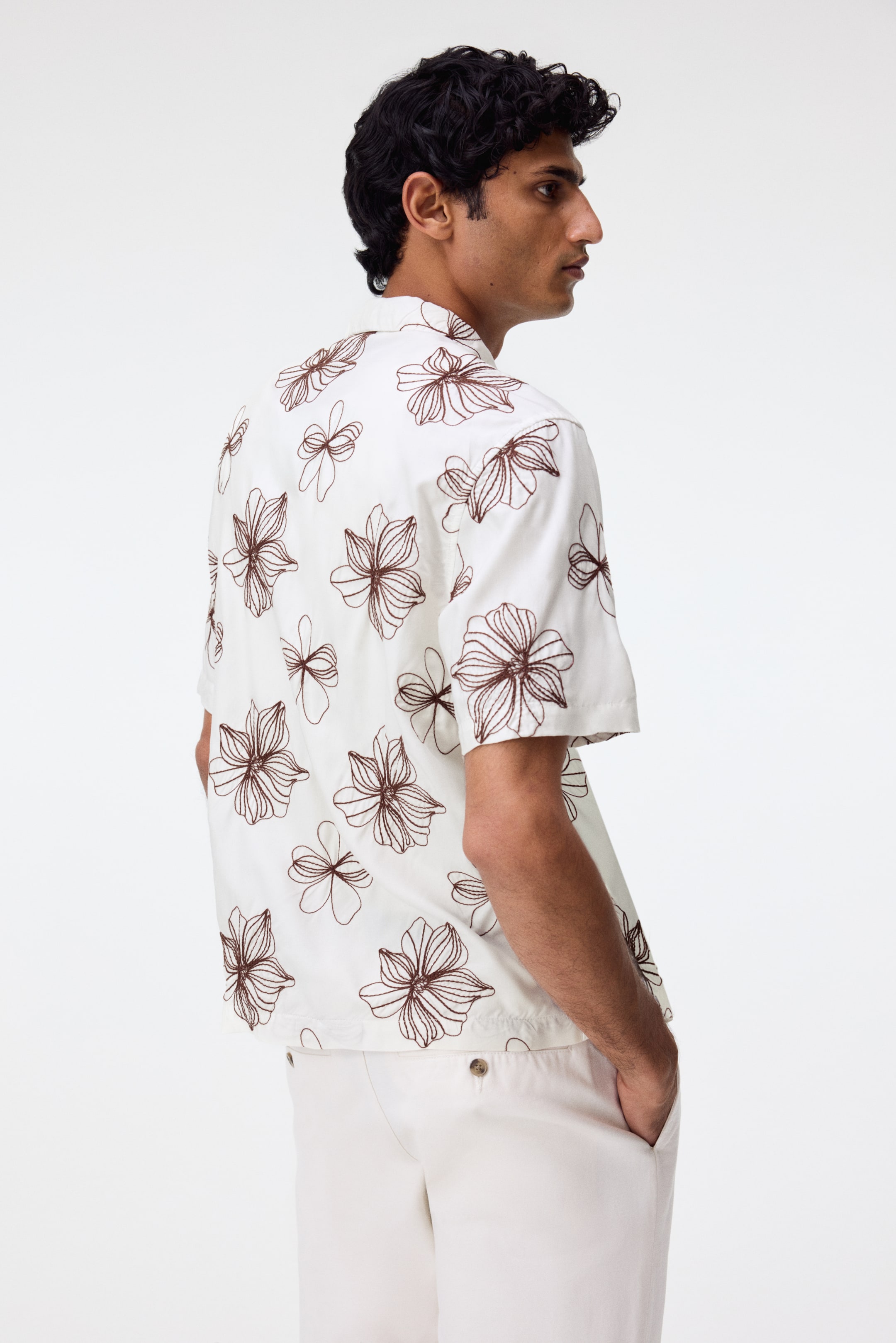 View larger image: Regular Fit Embroidered resort shirt - White/Floral - Men | H&M IN 4