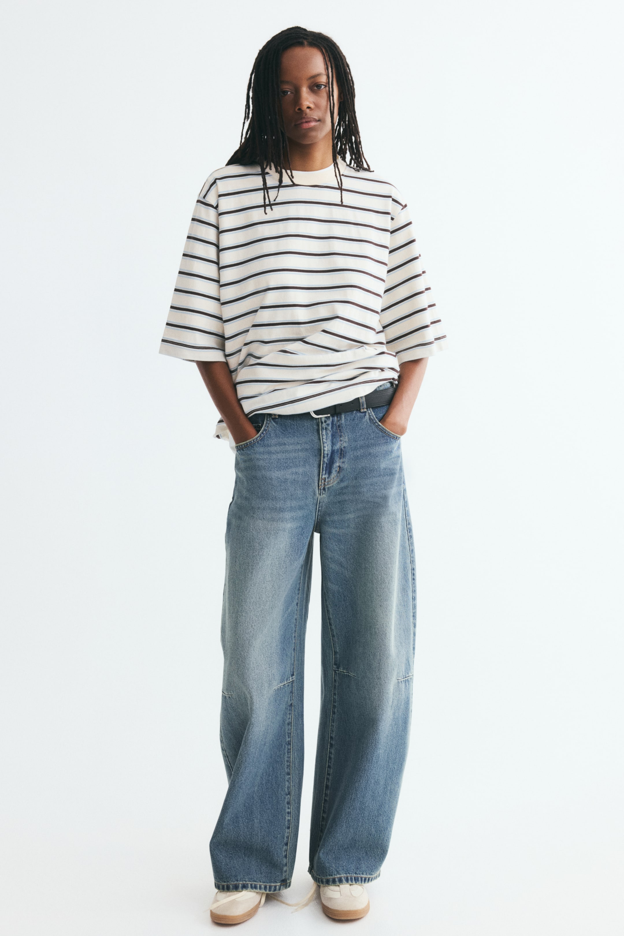 View larger image: Barrel High Waist Jeans - Light denim blue - Ladies | H&M 1