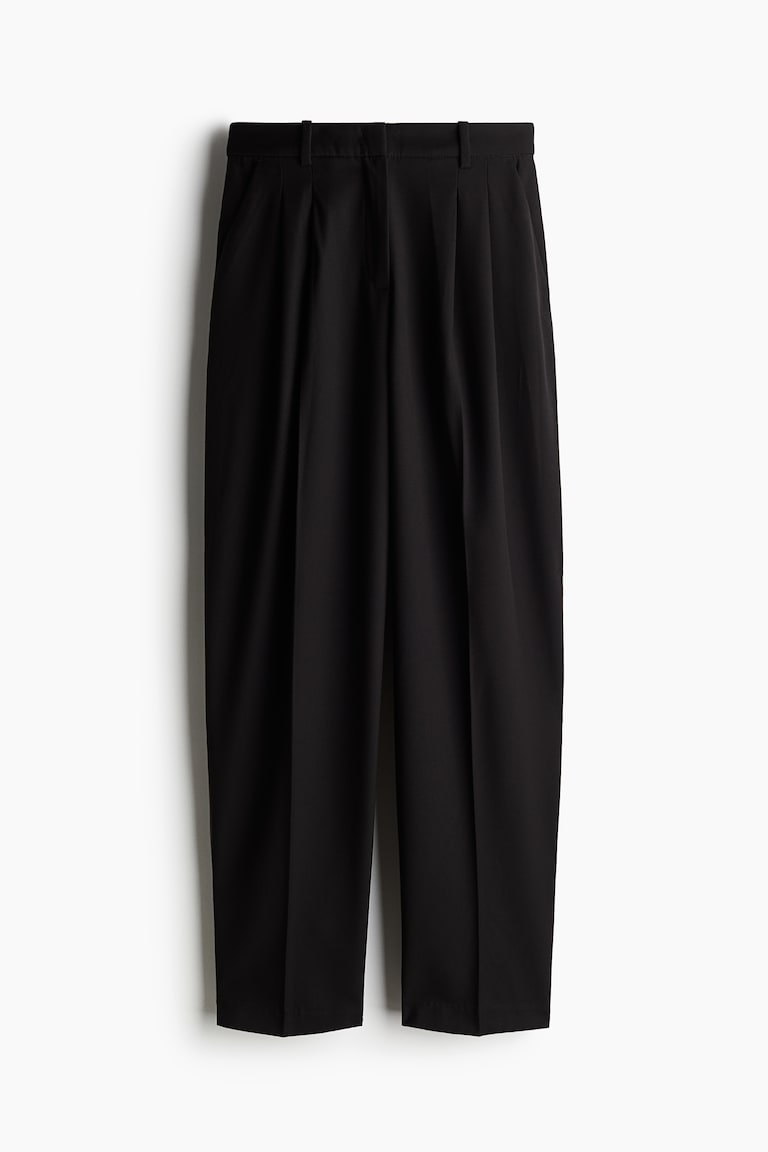 Pantalone sa suženim nogavicama