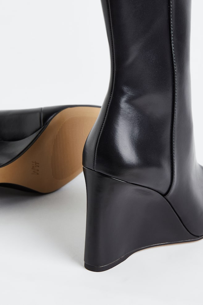 Wedge-heeled boots - Black - 6