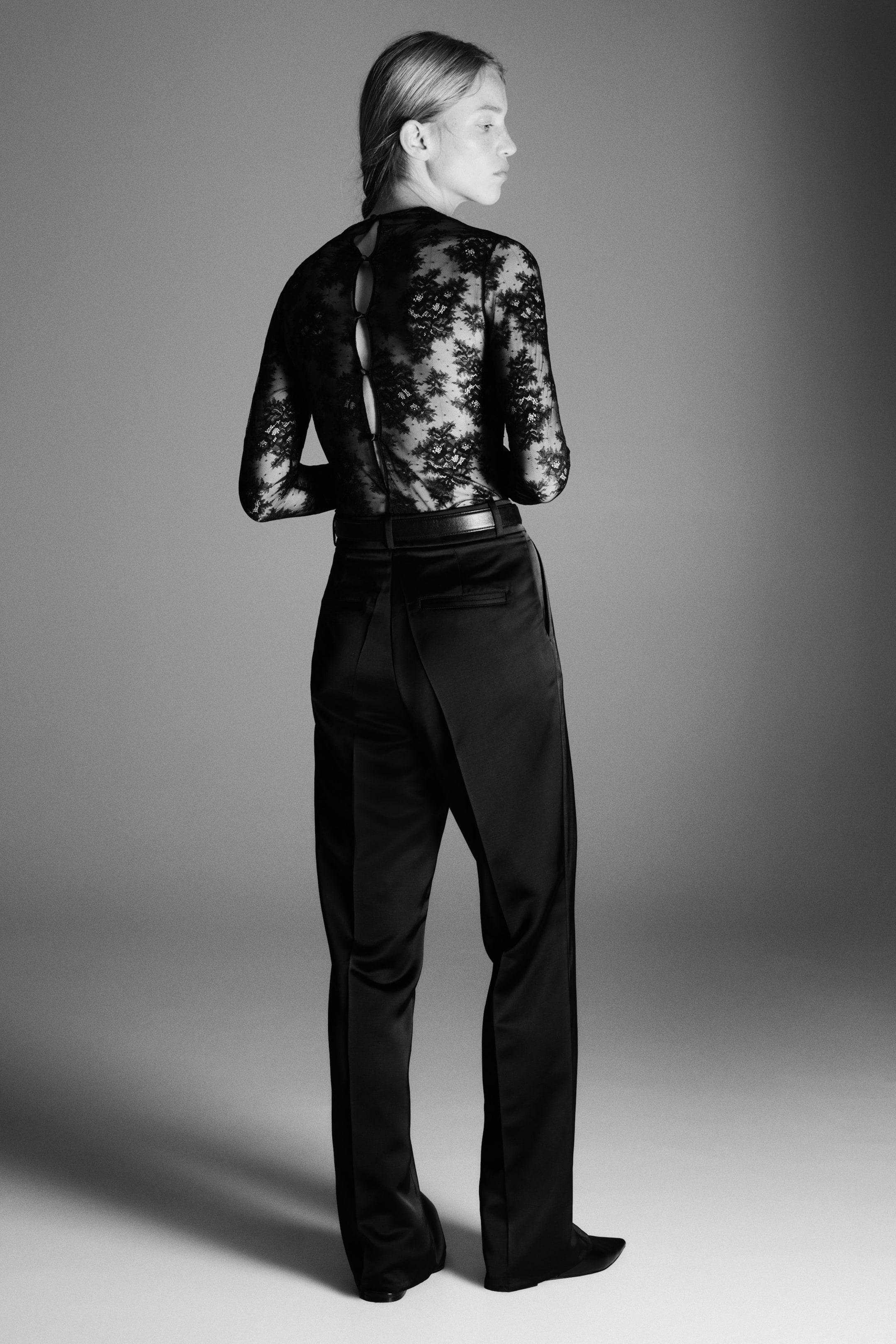 Grösseres Bild ansehen: High-waisted tailored trousers - Schwarz - DAMEN | H&M CH 3