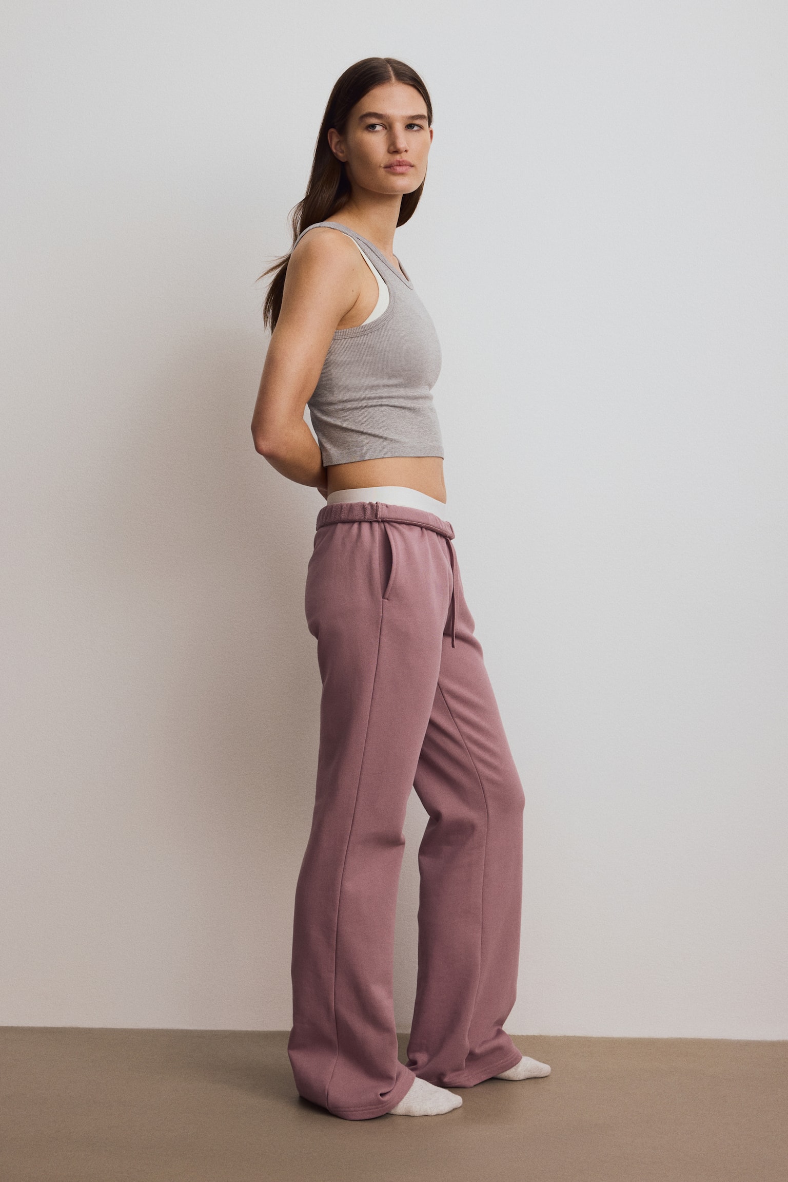 Flared sports sweatpants - Dusty pink/Light apricot - 4