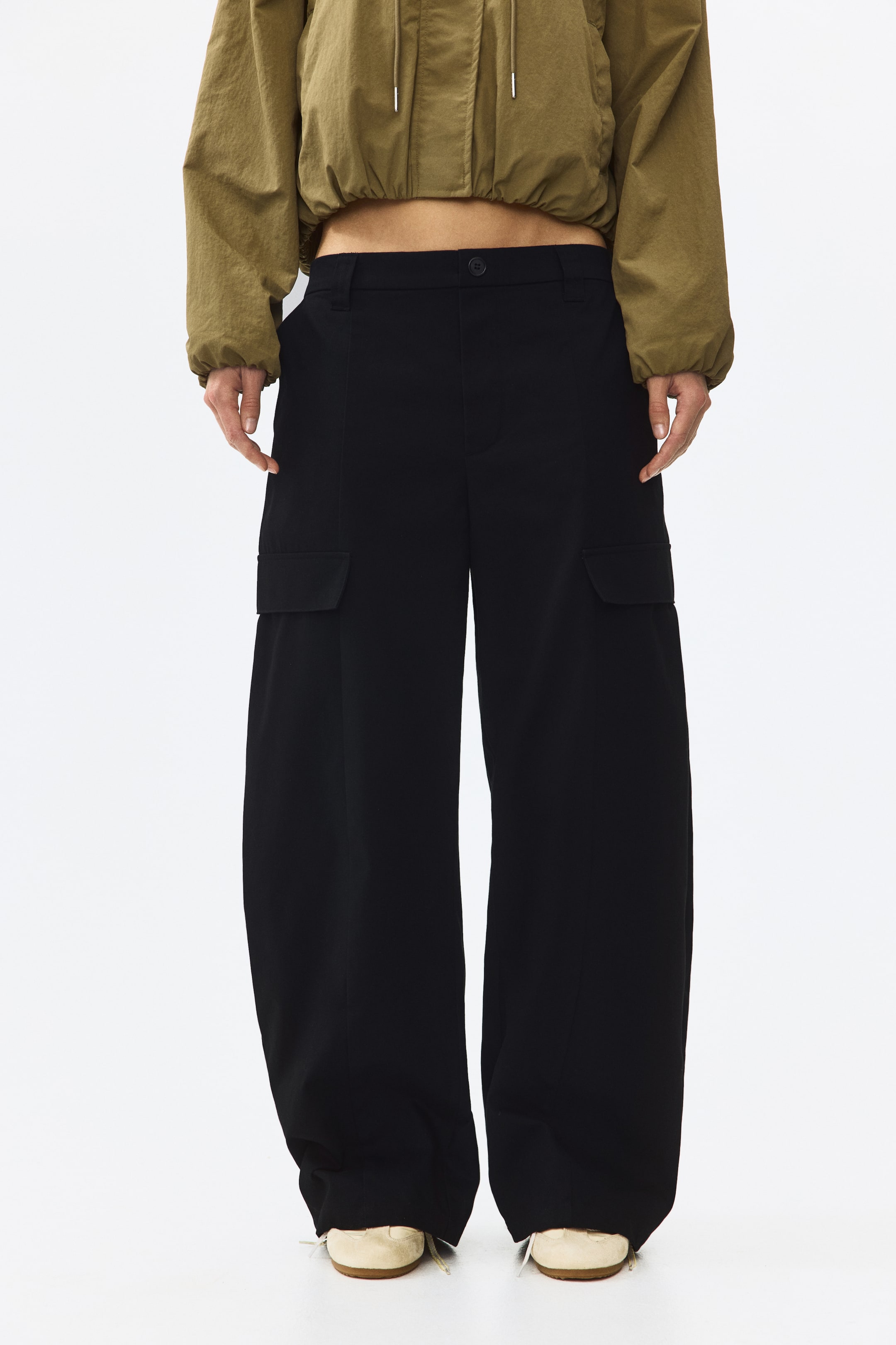 Barrel-Leg Cargo Pants