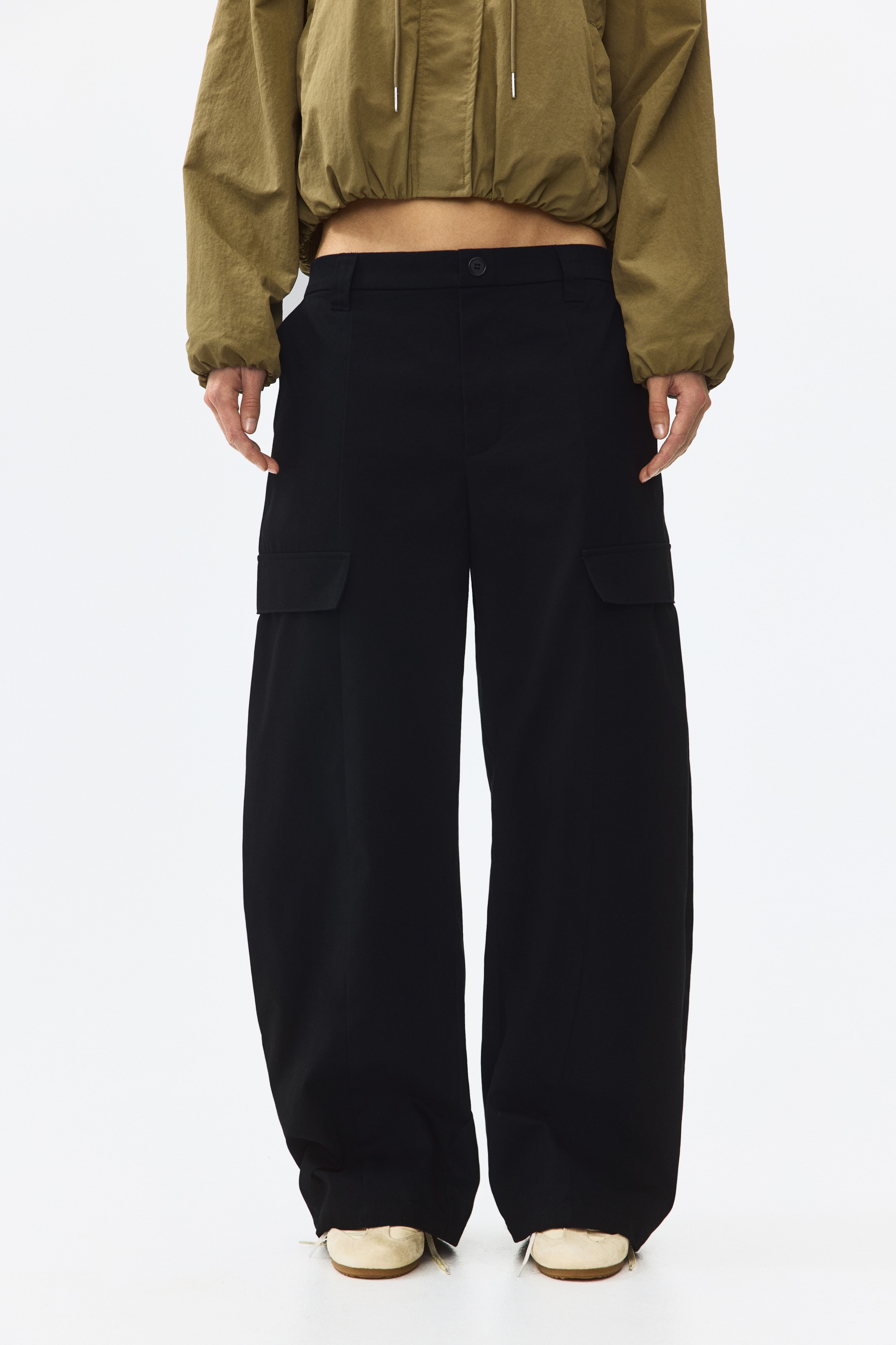 Barrel-Leg Cargo Pants