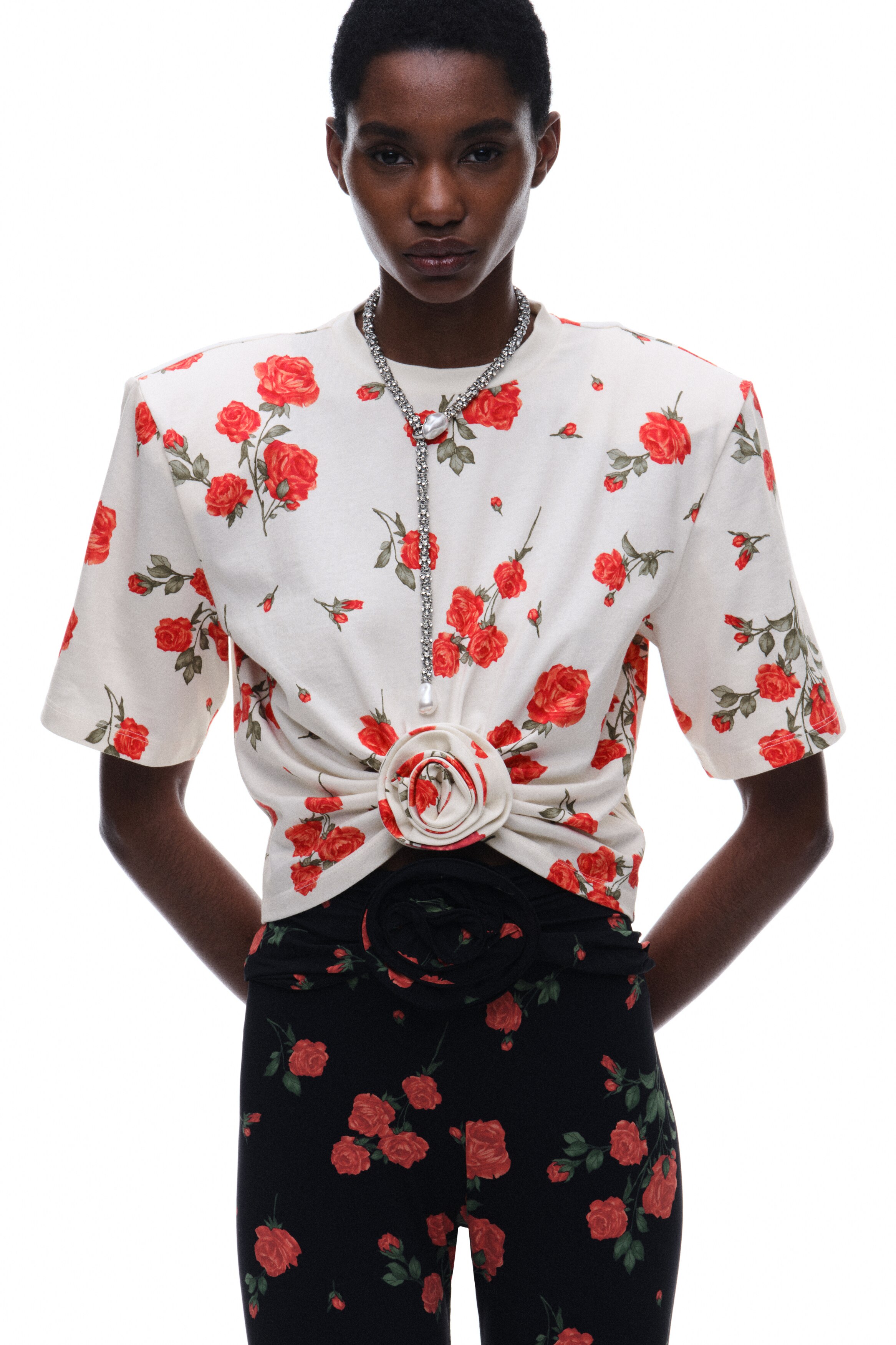 Magda Butrym  限定品✨️ローズモチーフパターンTシャツ M 4月24日(木)発売の Magda Butrym H&M、ドレスやアクセサリーなど全45型