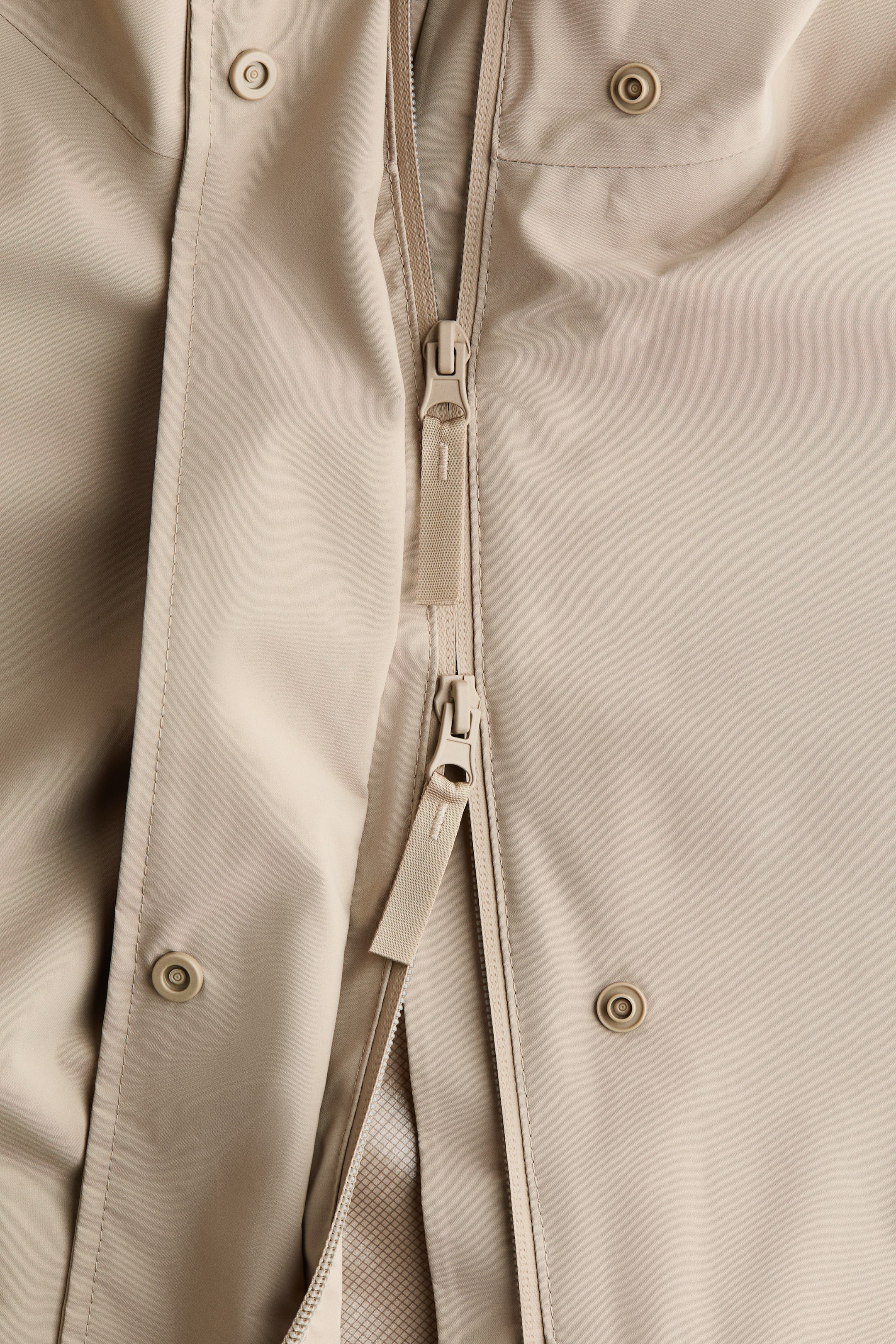 Женские куртки H&M Loose-Fit Raincoat with StormMove™ — фото 10