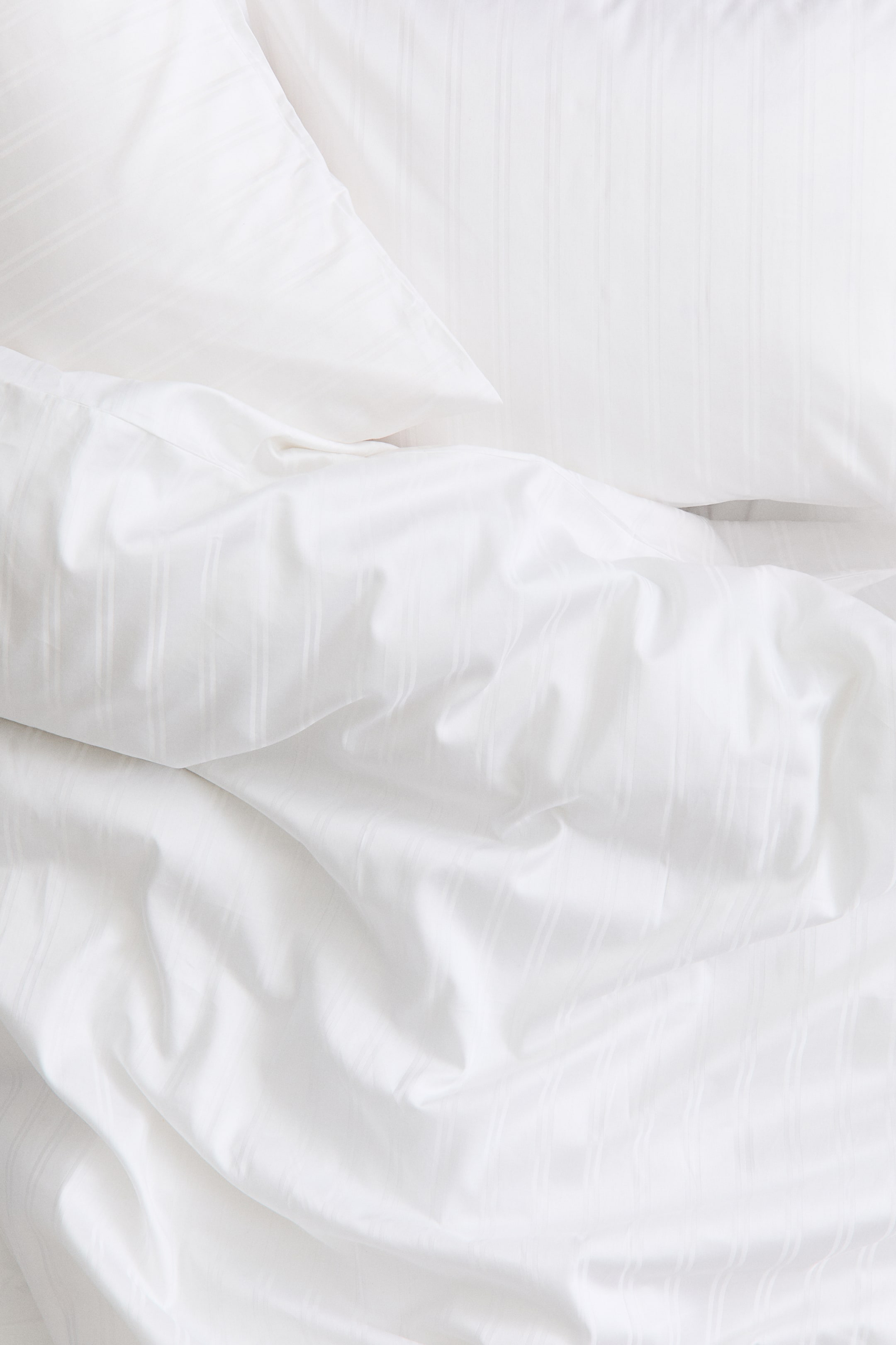 Ver imagen más grande: Cotton sateen double/king duvet cover set - White - HOME | H&M ES 3