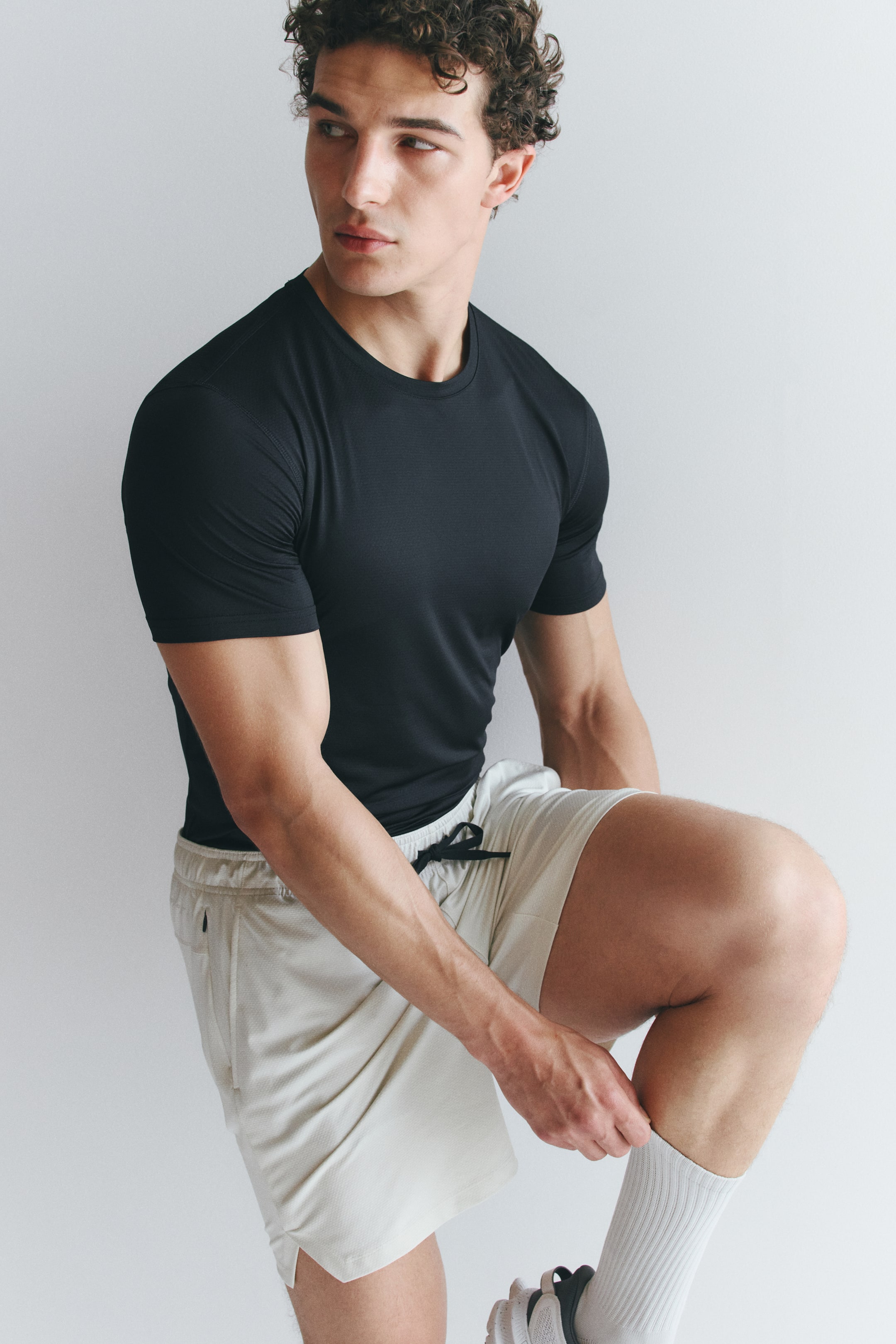 Мужские рубашки H&M Muscle-Fit Sports Shirt with DryMove™ — фото 3