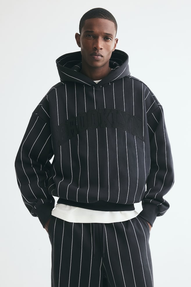 Oversized Hoodie mit Motiv - Schwarz/Brooklyn/Hellgraumeliert/Brooklyn - 1