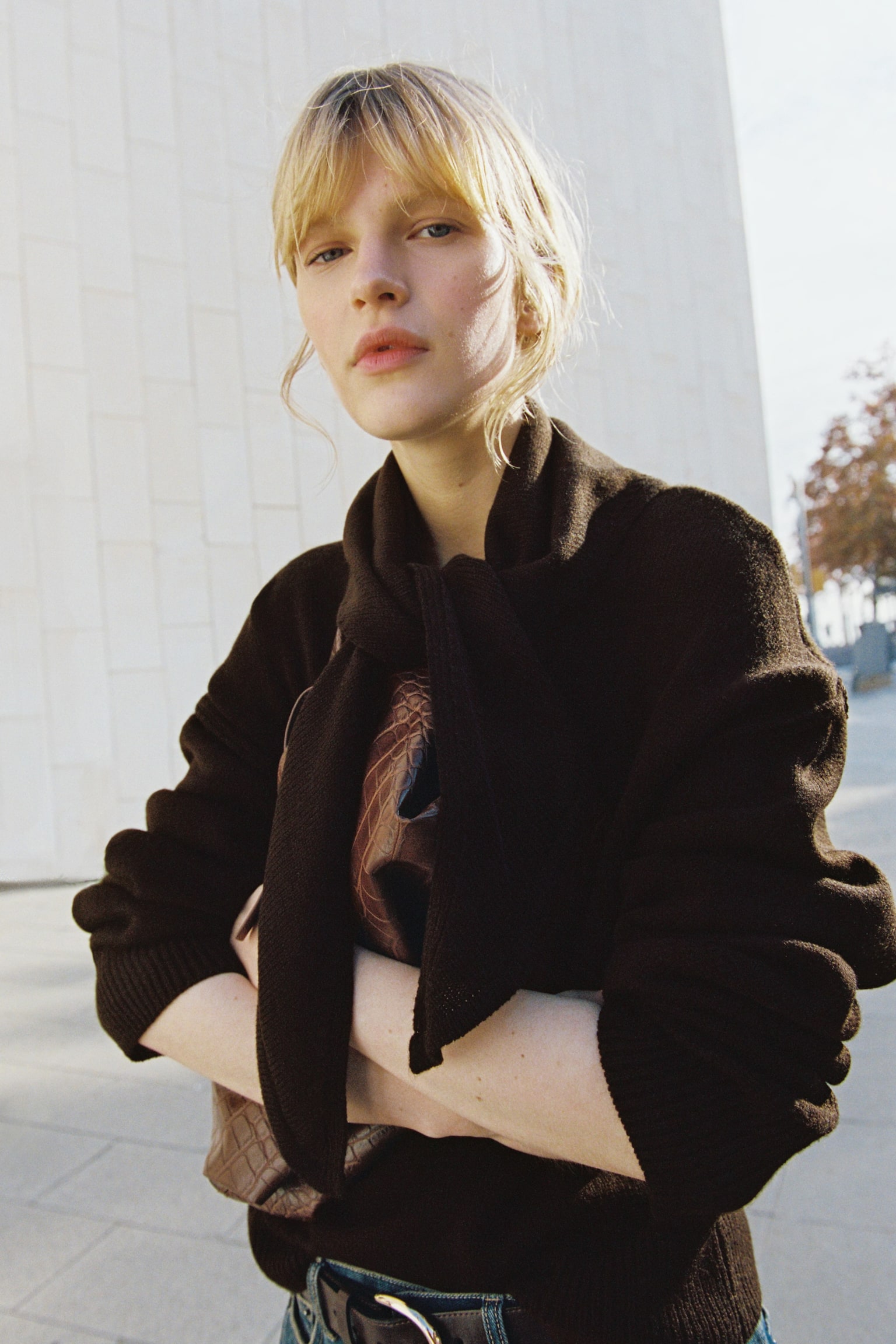 Jumper with scarf - Dark brown - 1