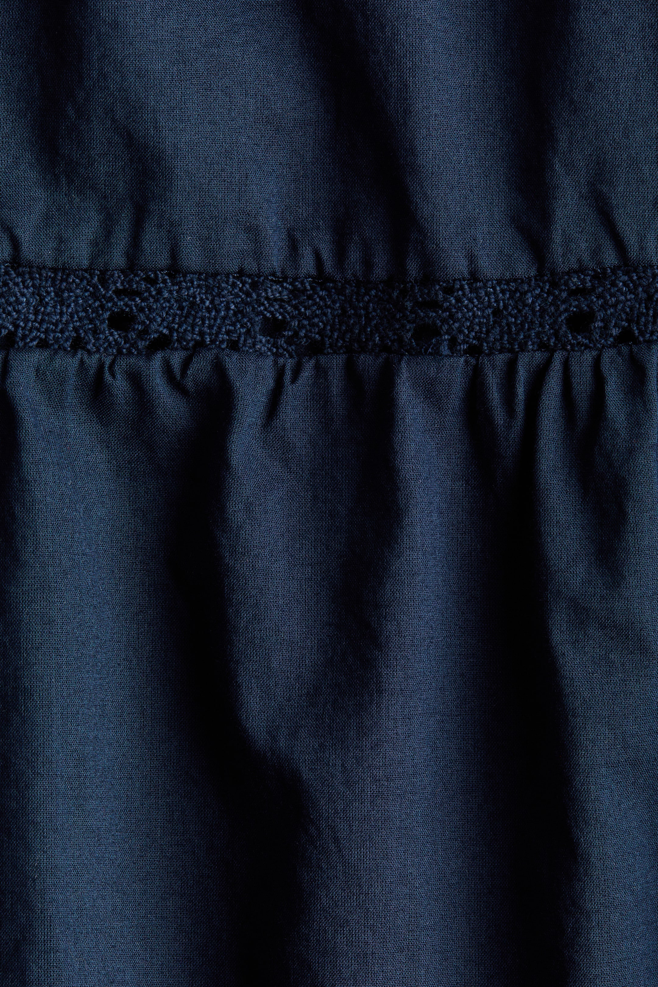 Robe avec dentelle et jupe évasée
