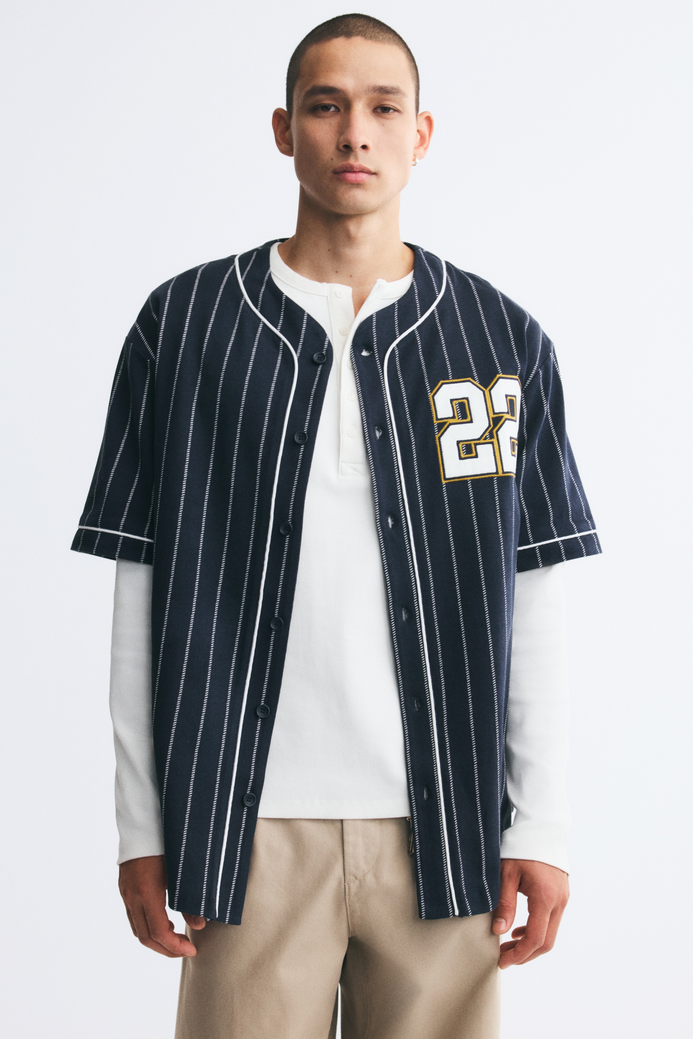 Regular Fit Baseball ShirtModel
