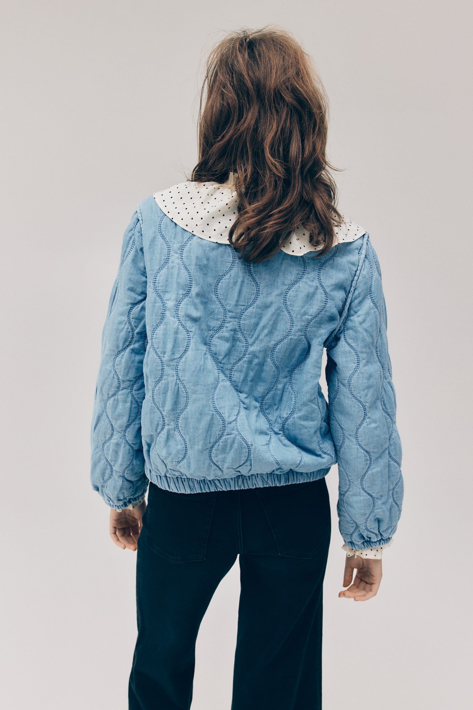 Женская куртка H&M Quilted Denim Jacket, цвет: Светлый джинсовый синий — фото 6