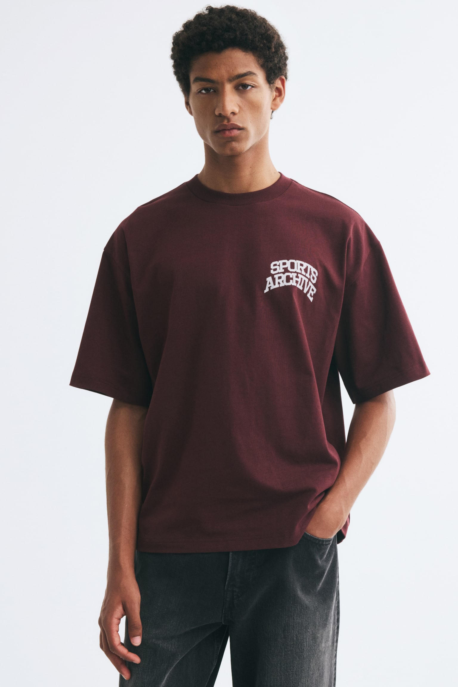 Мужская футболка H&M Relaxed-Fit Printed Cotton, цвет: Тёмный красный — фото 5