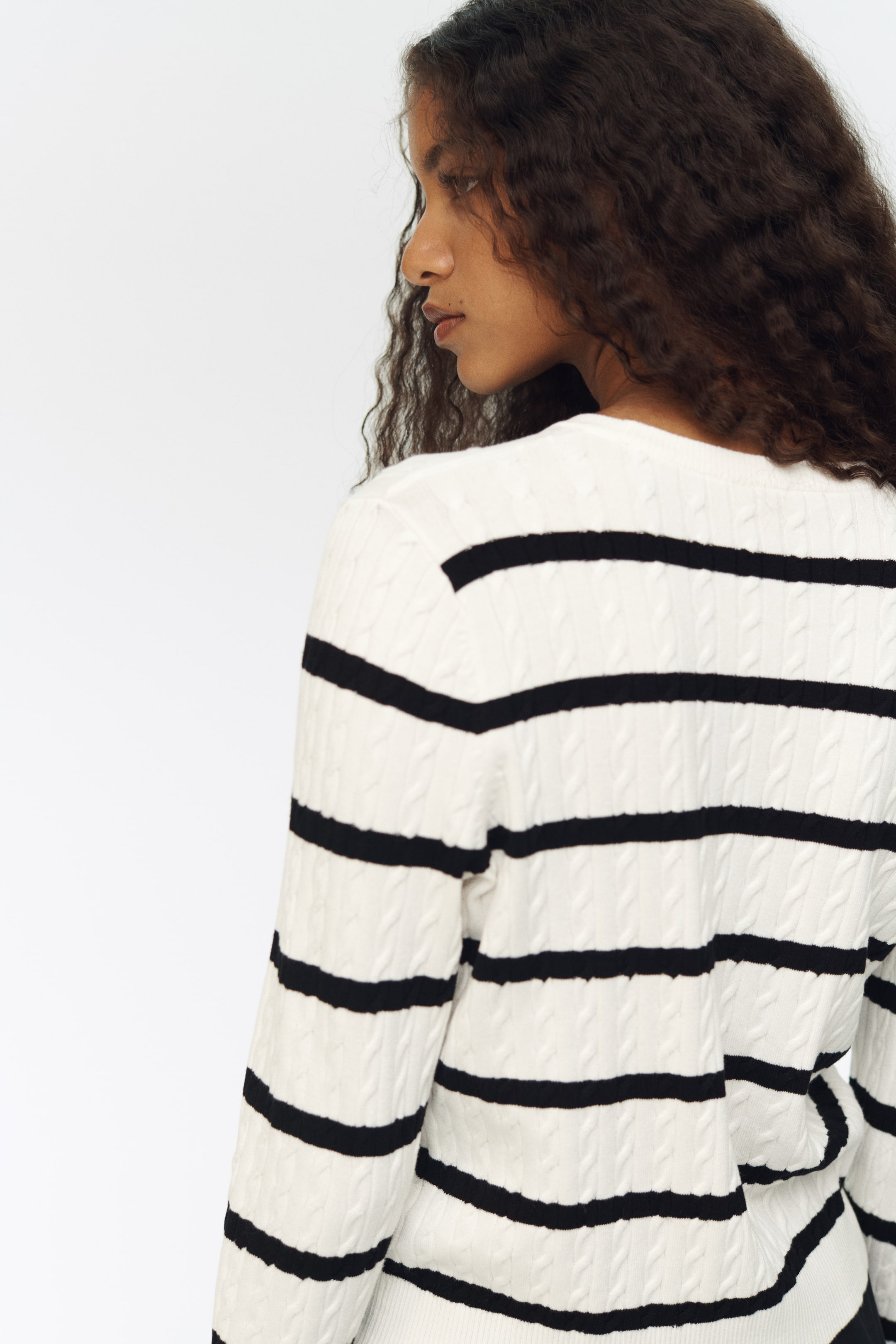 Chandail en tricot torsadé