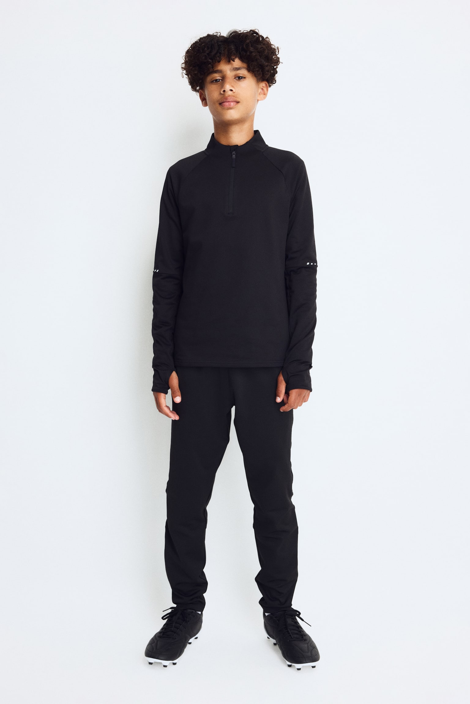 Детский топ H&M Move Warm Mid-Layer Soccer Jersey with ThermoMove™, цвет: Чёрный — фото 3