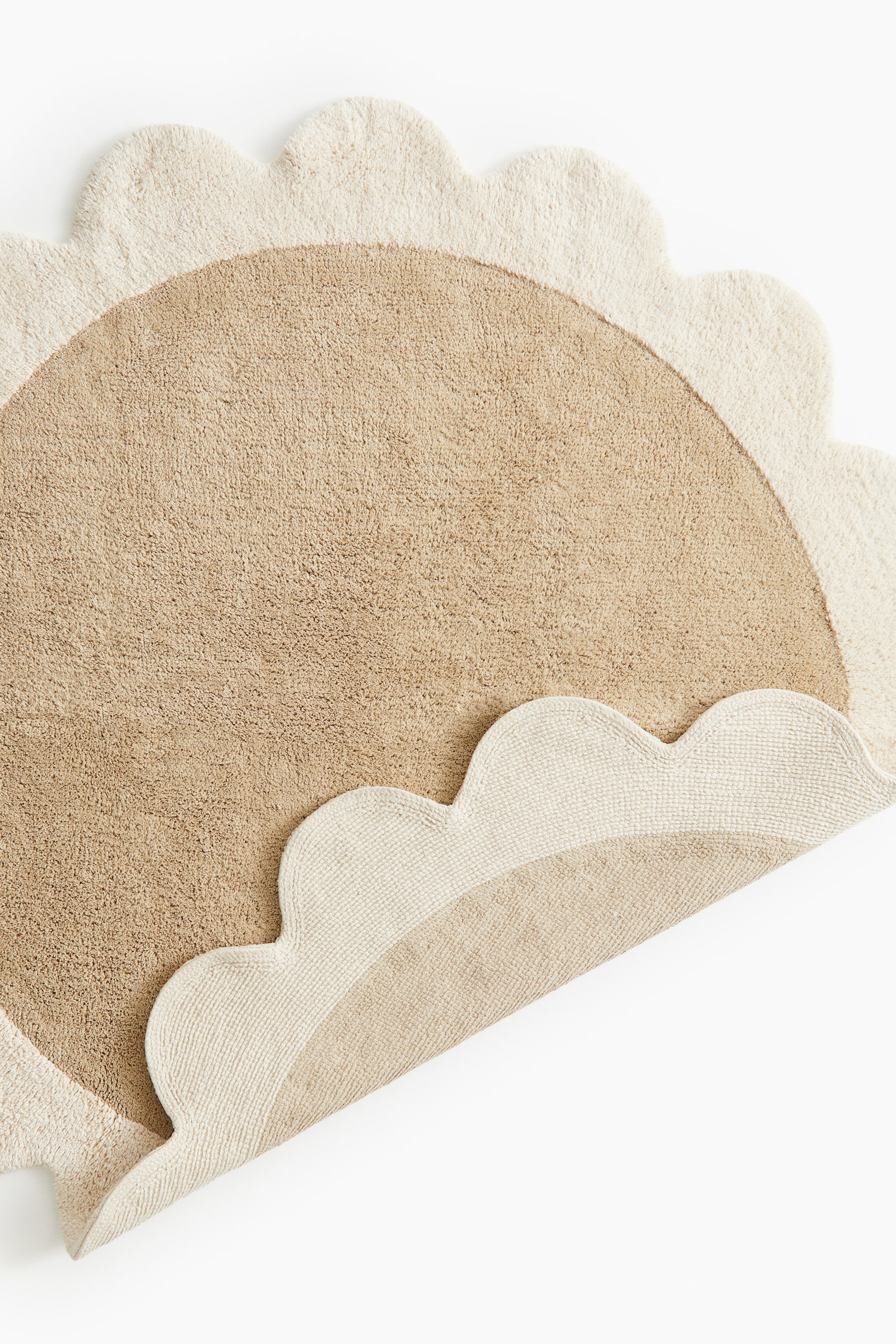 View larger image: Cotton flower-shaped rug - Beige/Flower - Home All | H&M GB 2