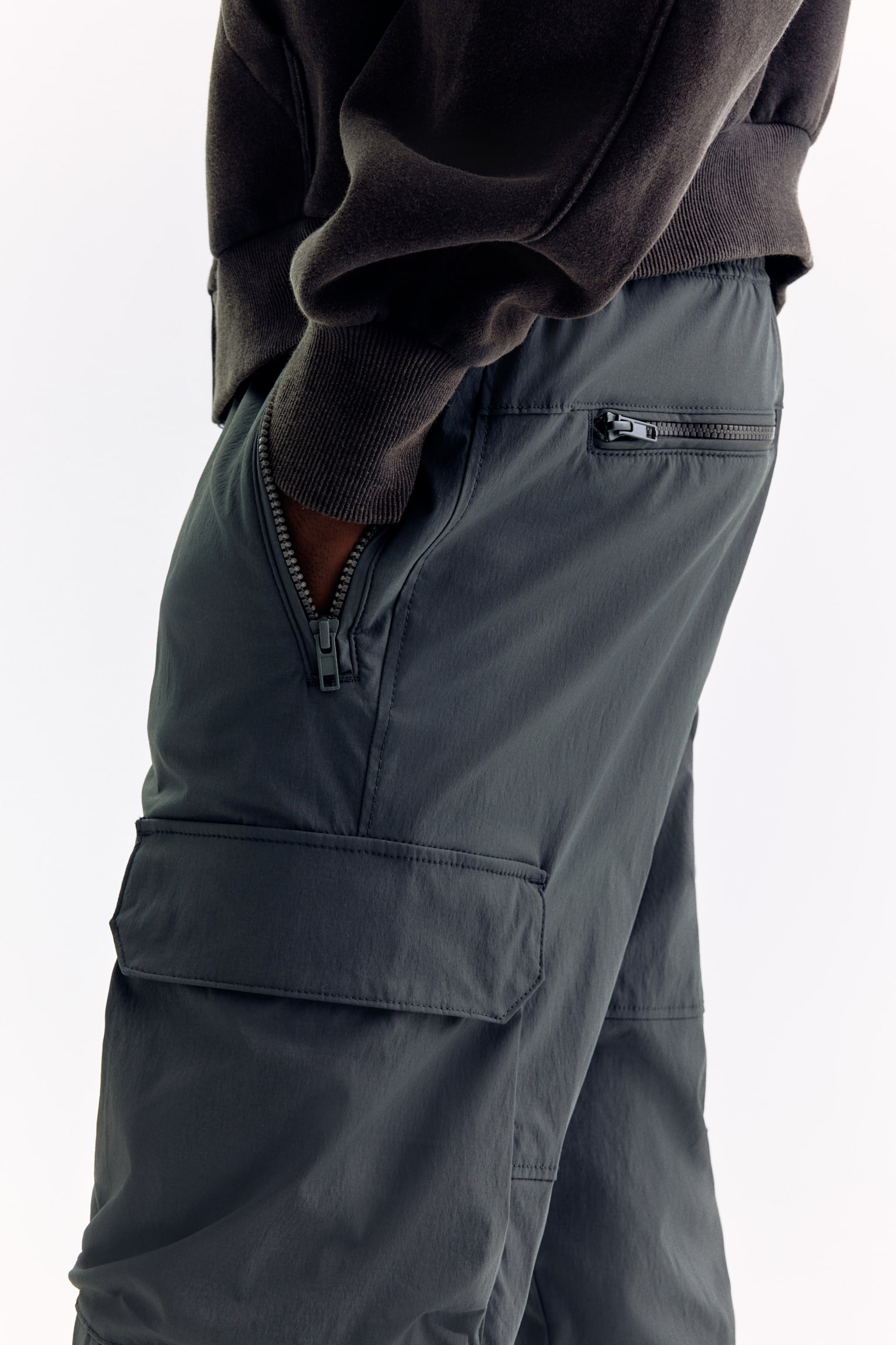Regular Fit Nylon cargo trousers - Dark grey/Black - 5