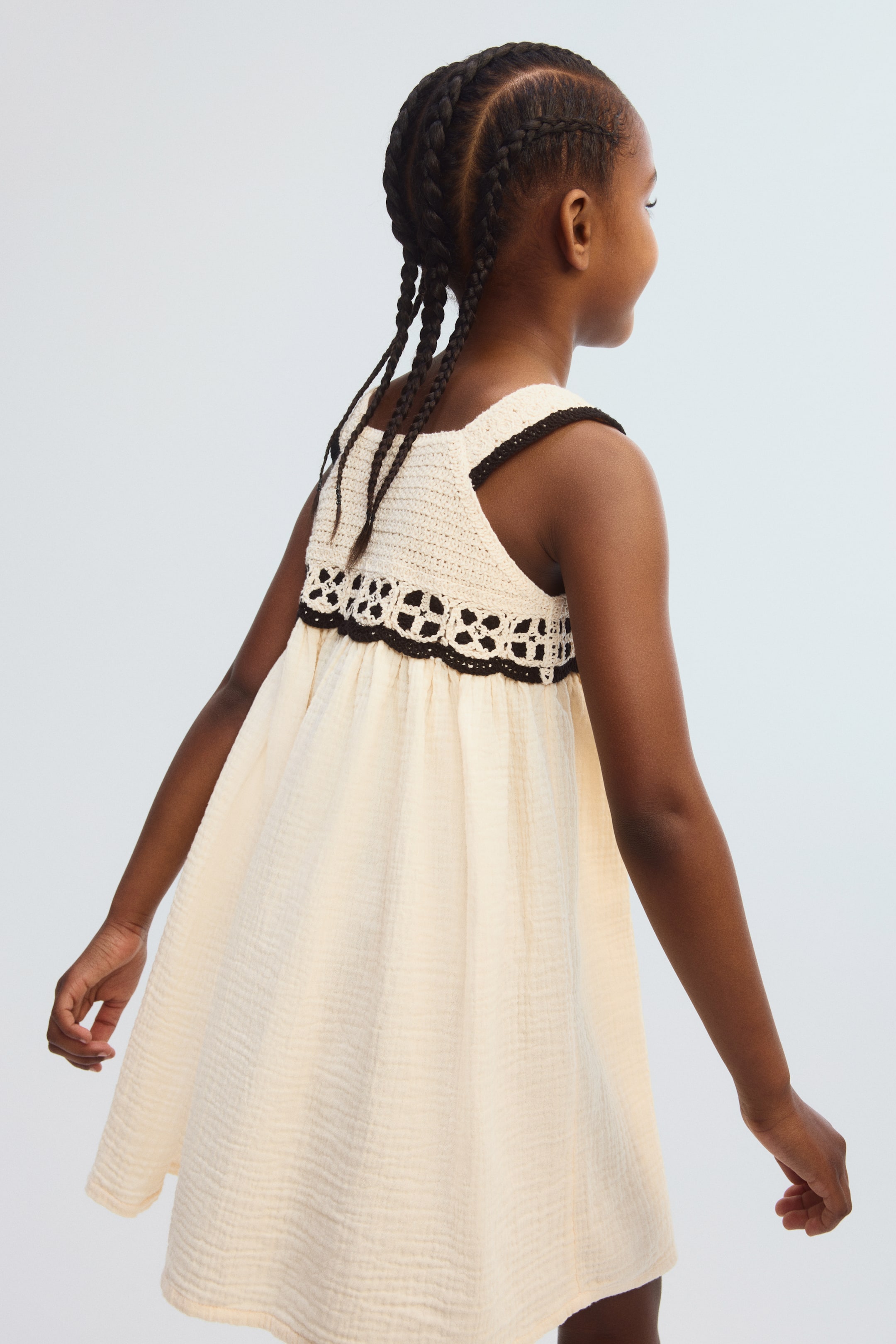 Robe en mousseline avec détail d'aspect crocheté
