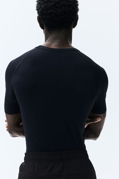 マッスルフィット スポーツTシャツ DryMove™