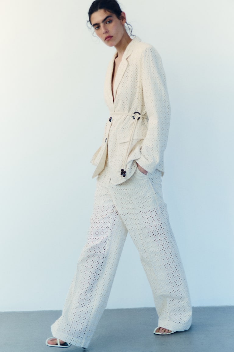Pantalone elegantnog kroja s engleskim vezom