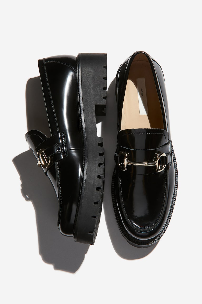 Chain-detail leather loafers