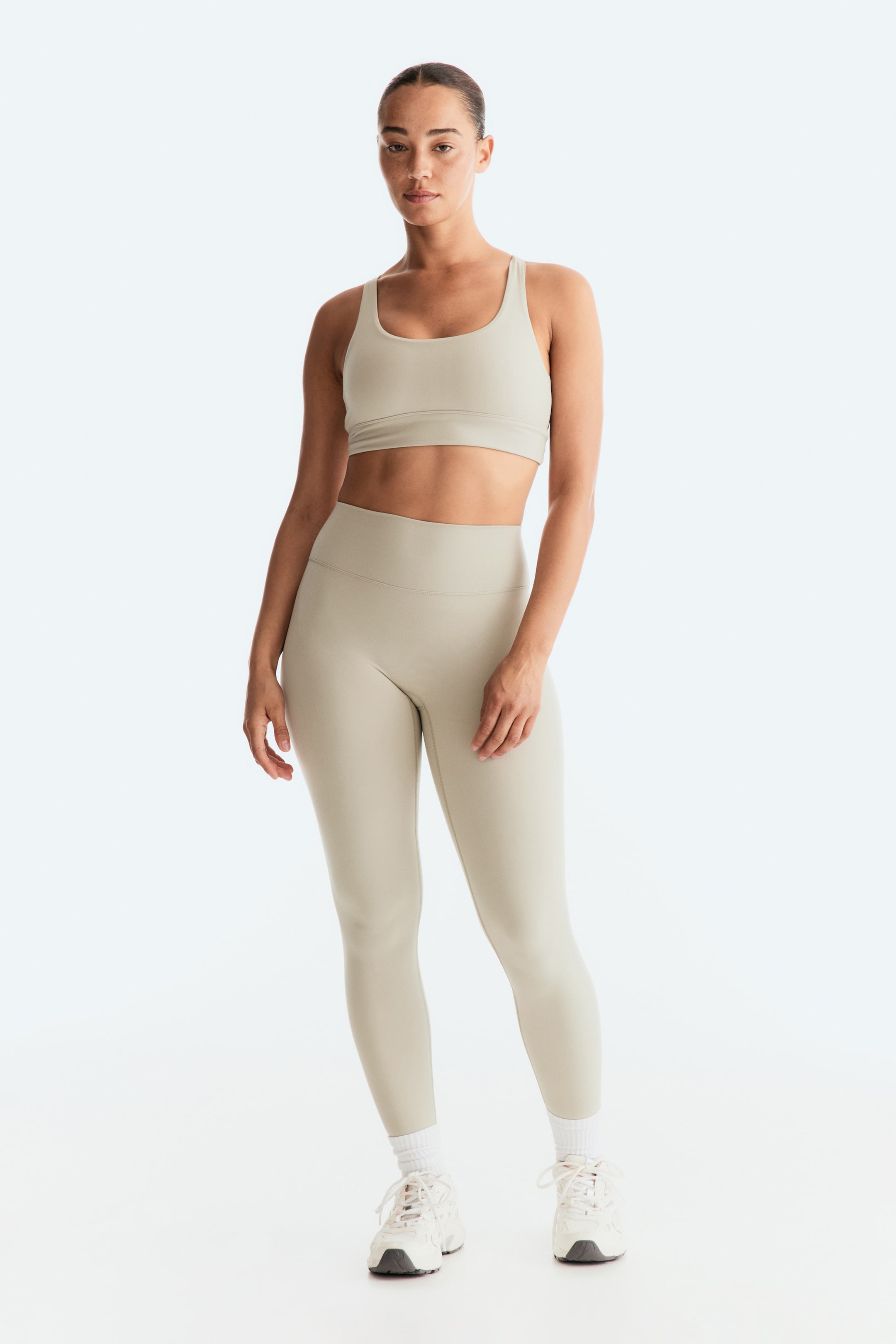 이미지 확대 보기: 스포츠 레깅스 SoftMove™ - 세이지 그린 - 여성 | H&M KR 1
