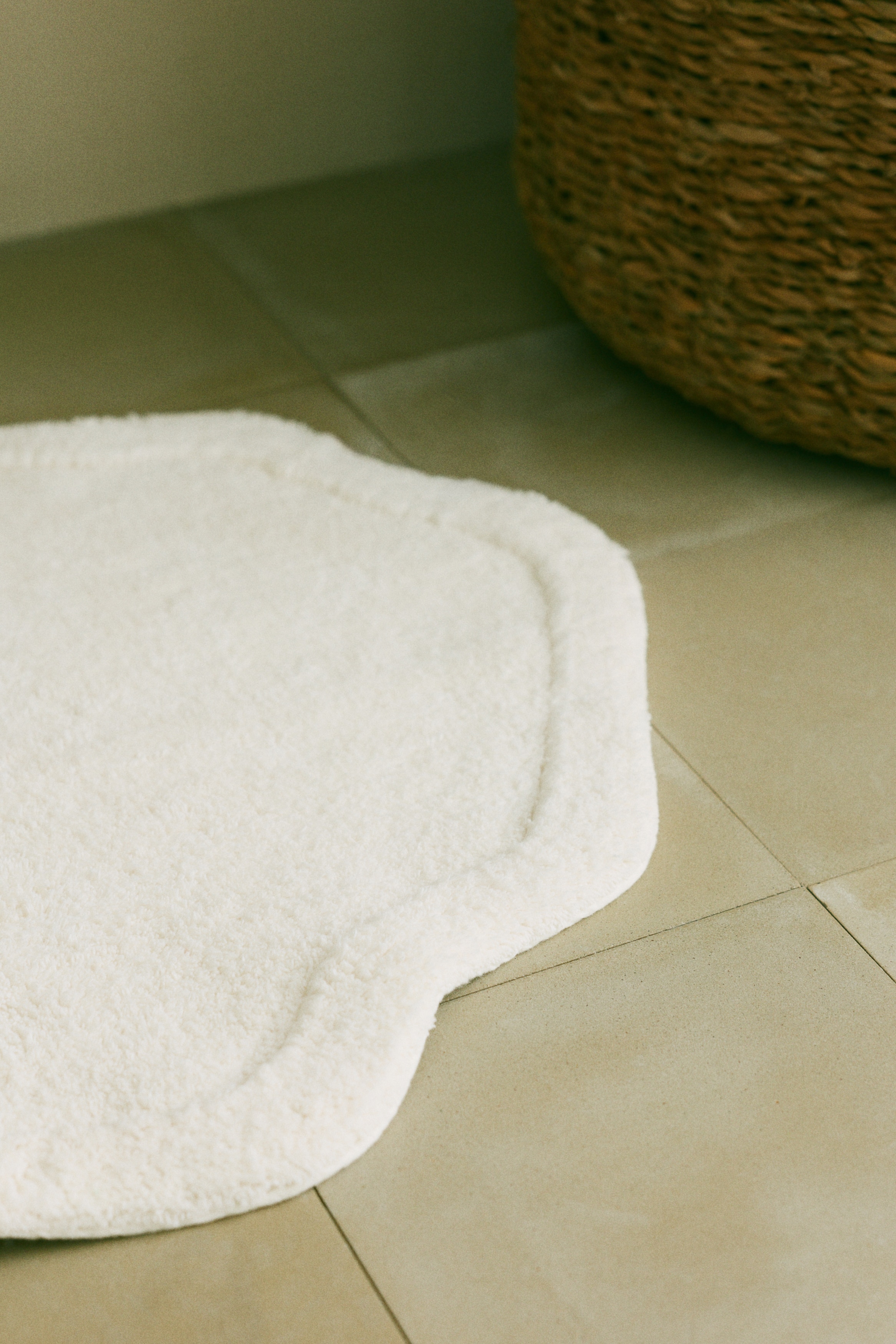 Tuftad badrumsmatta i bomull - Vit/Puderrosa/Gråbeige