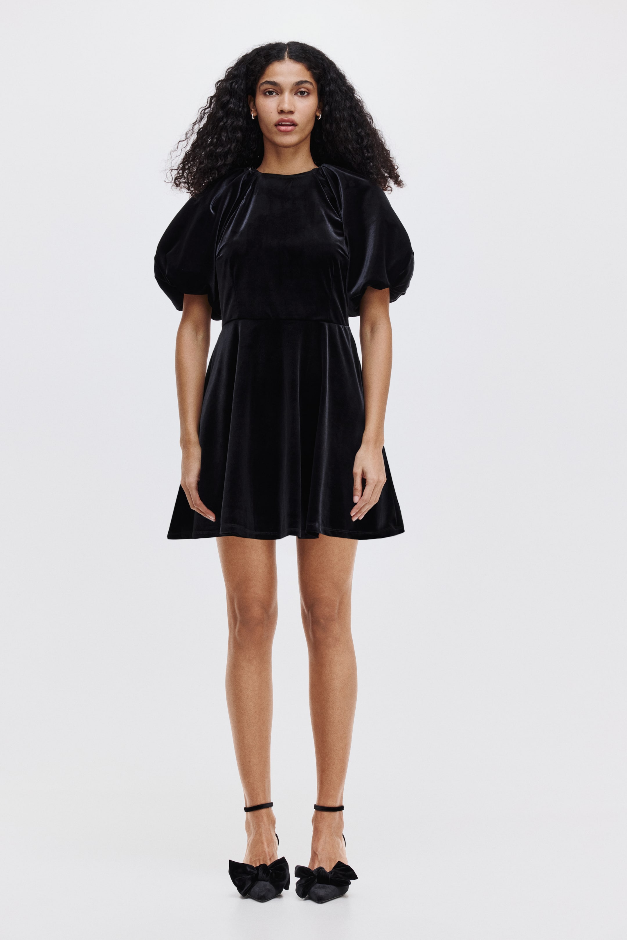 View larger image: Balloon-sleeved dress - Black - Ladies | H&M IE 3