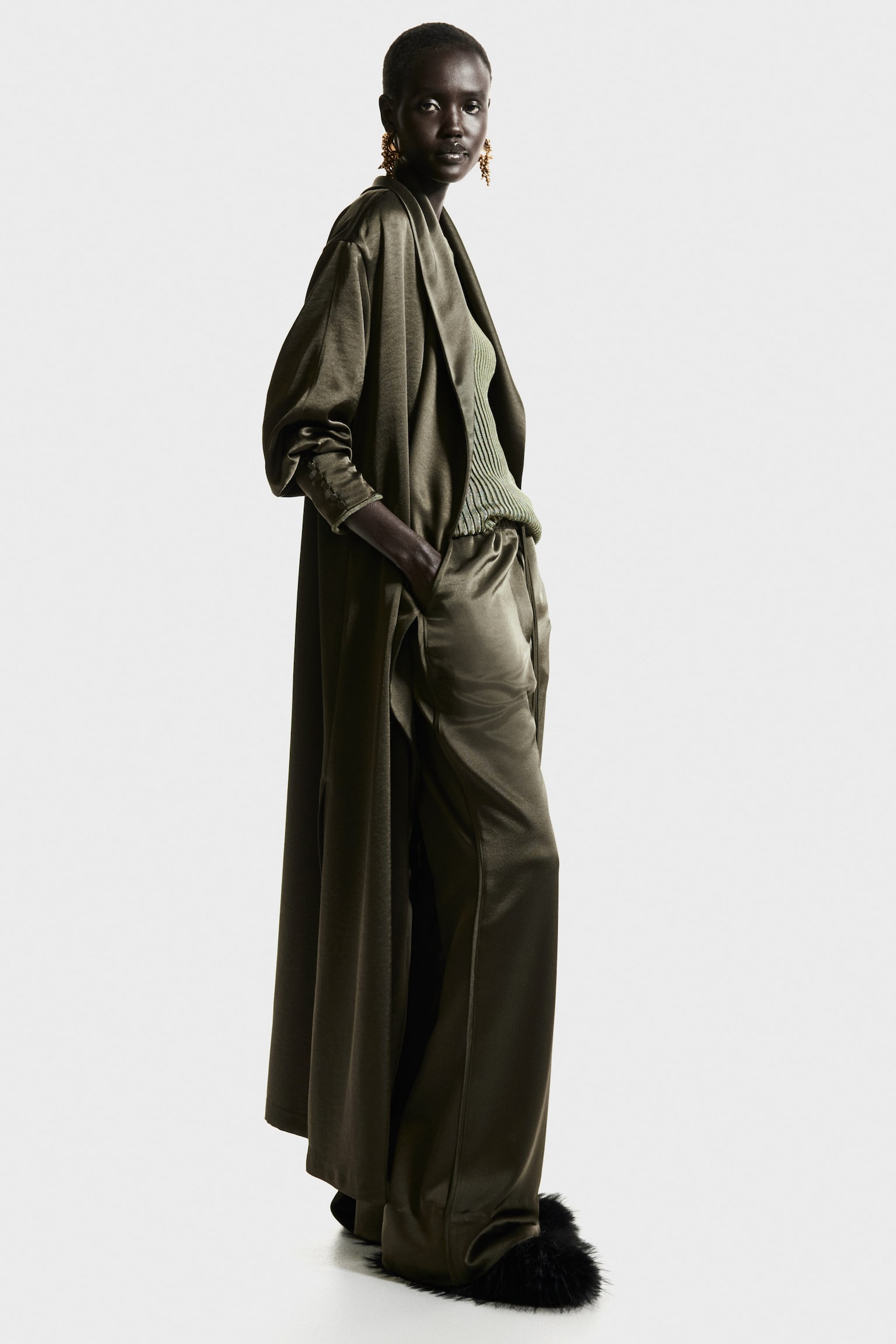 Saténové kalhoty Flared - Tmavě zelená - 5