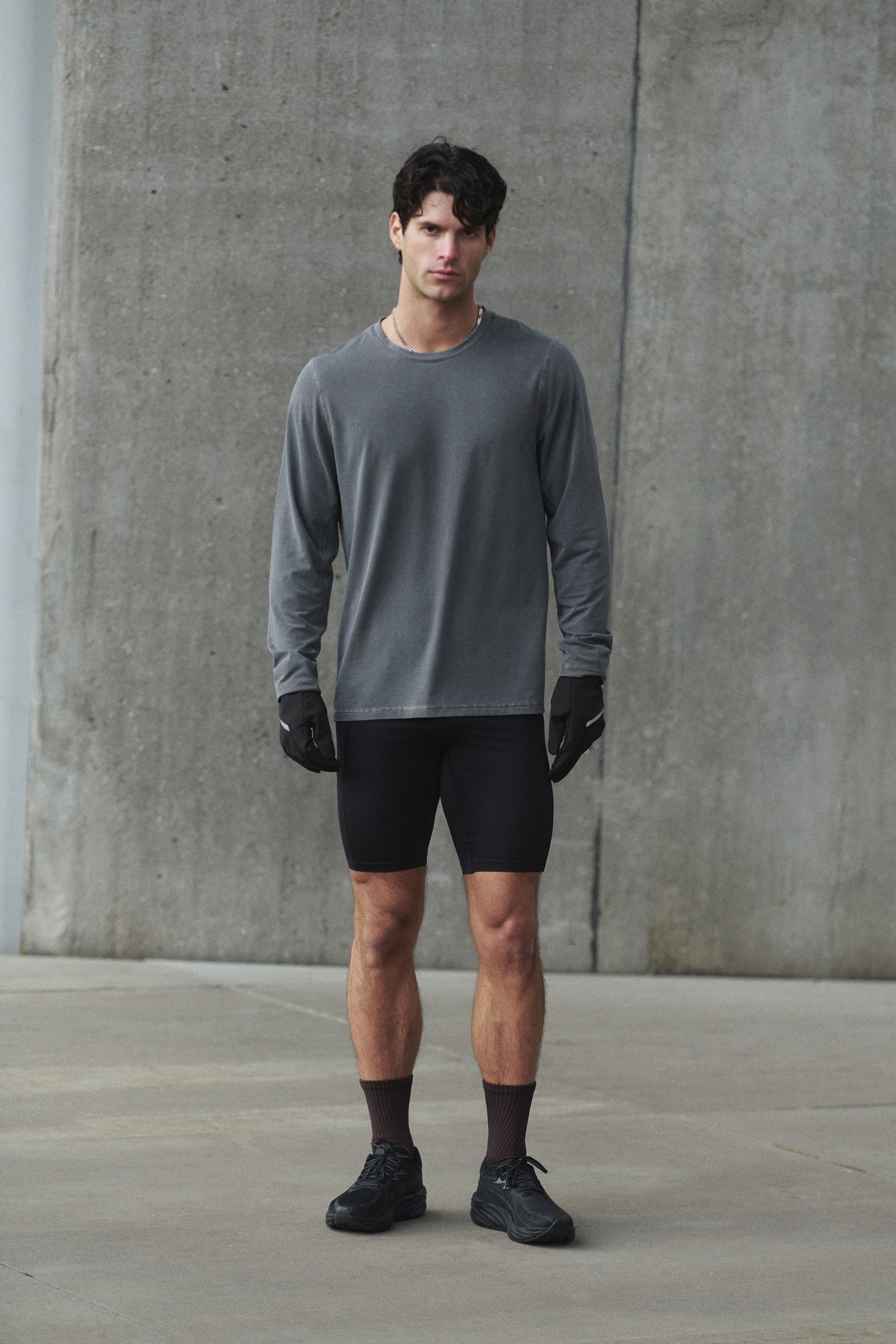 Ampliar la imagen: Shorts para correr con DryMove™ - Negro - Men | H&M MX 1