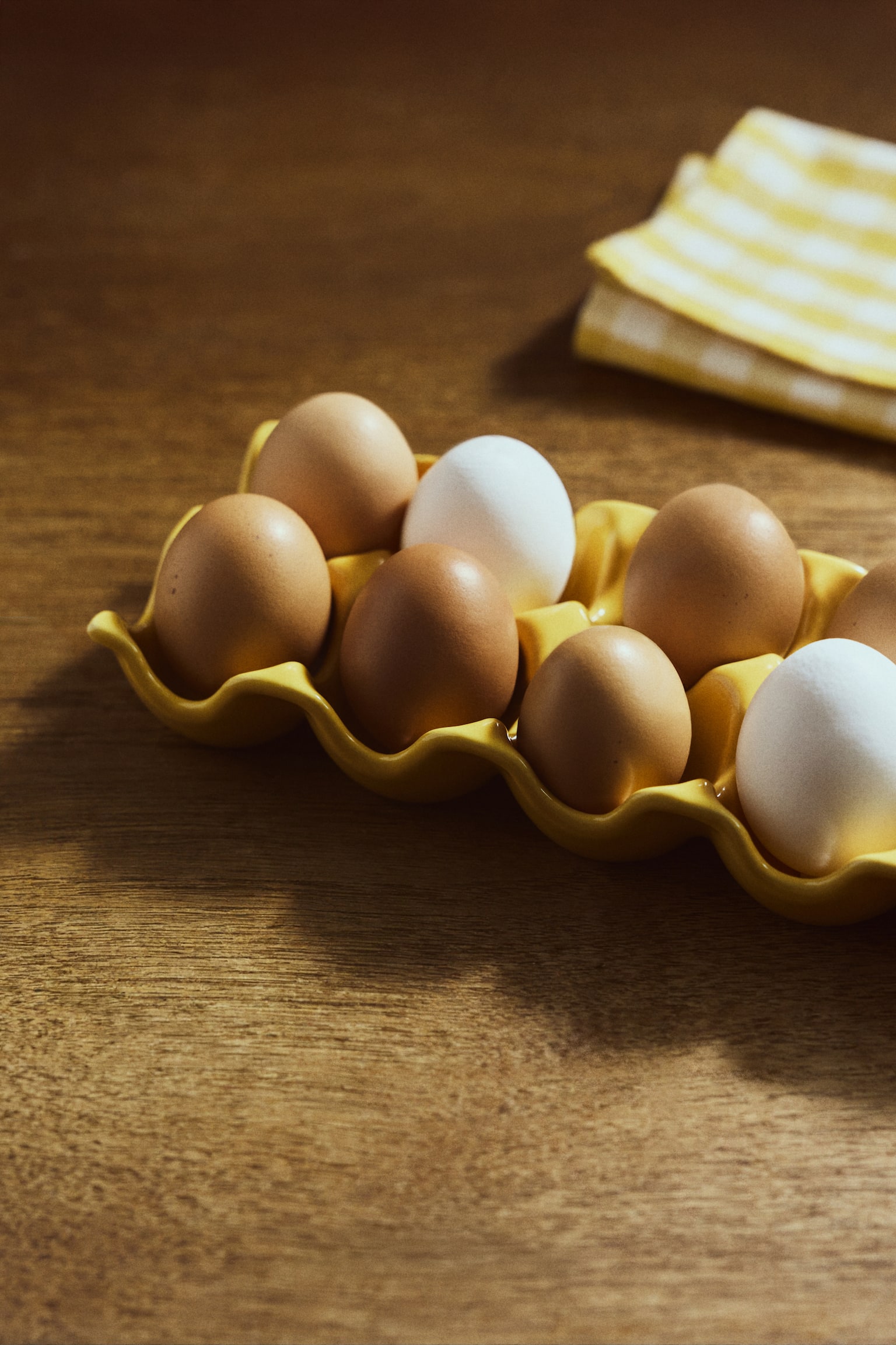 Reactive-glaze egg tray - Yellow - 1