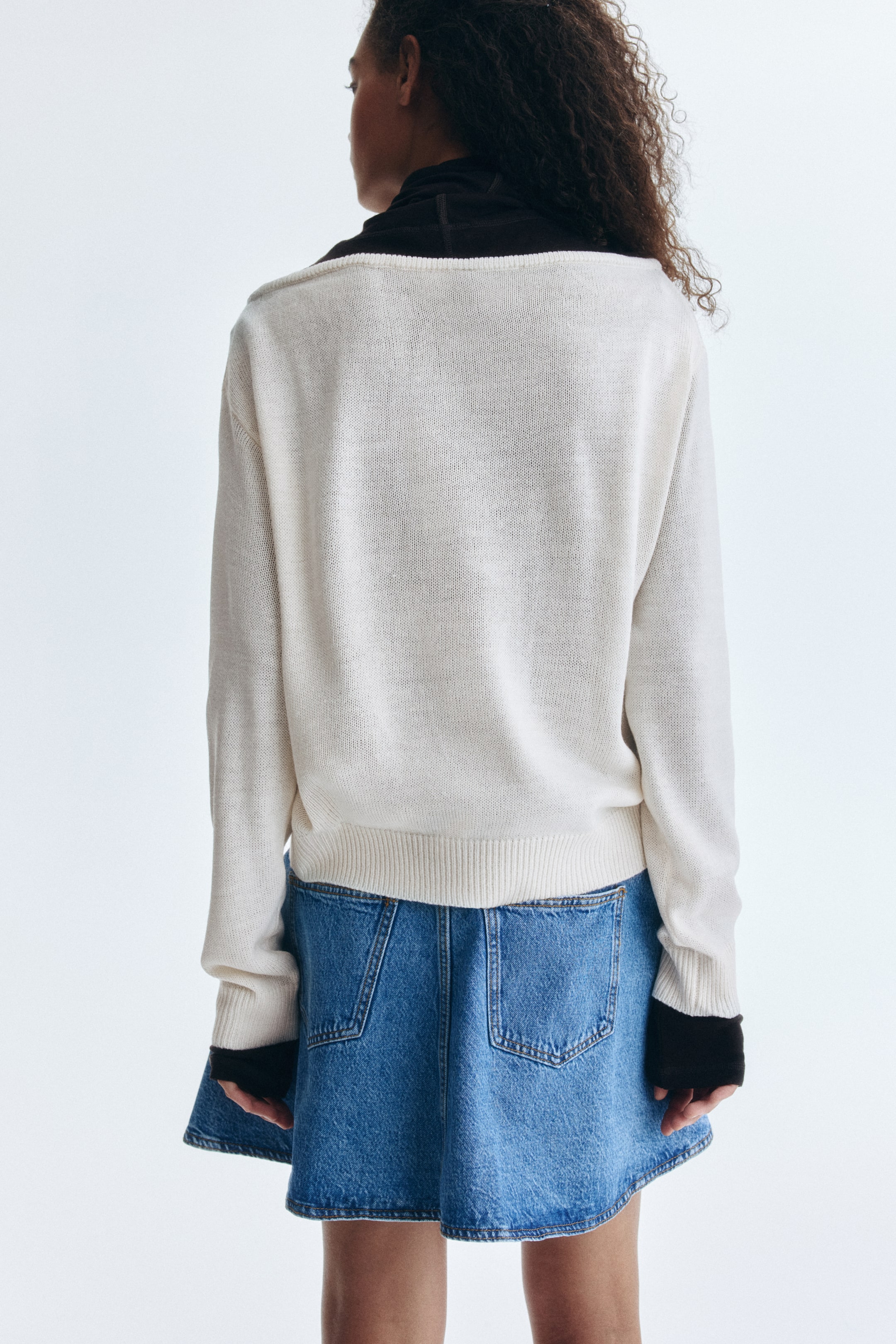 Xem ảnh lớn hơn: Áo jumper trễ vai - Màu be nhạt - Ladies | H&M VN 4