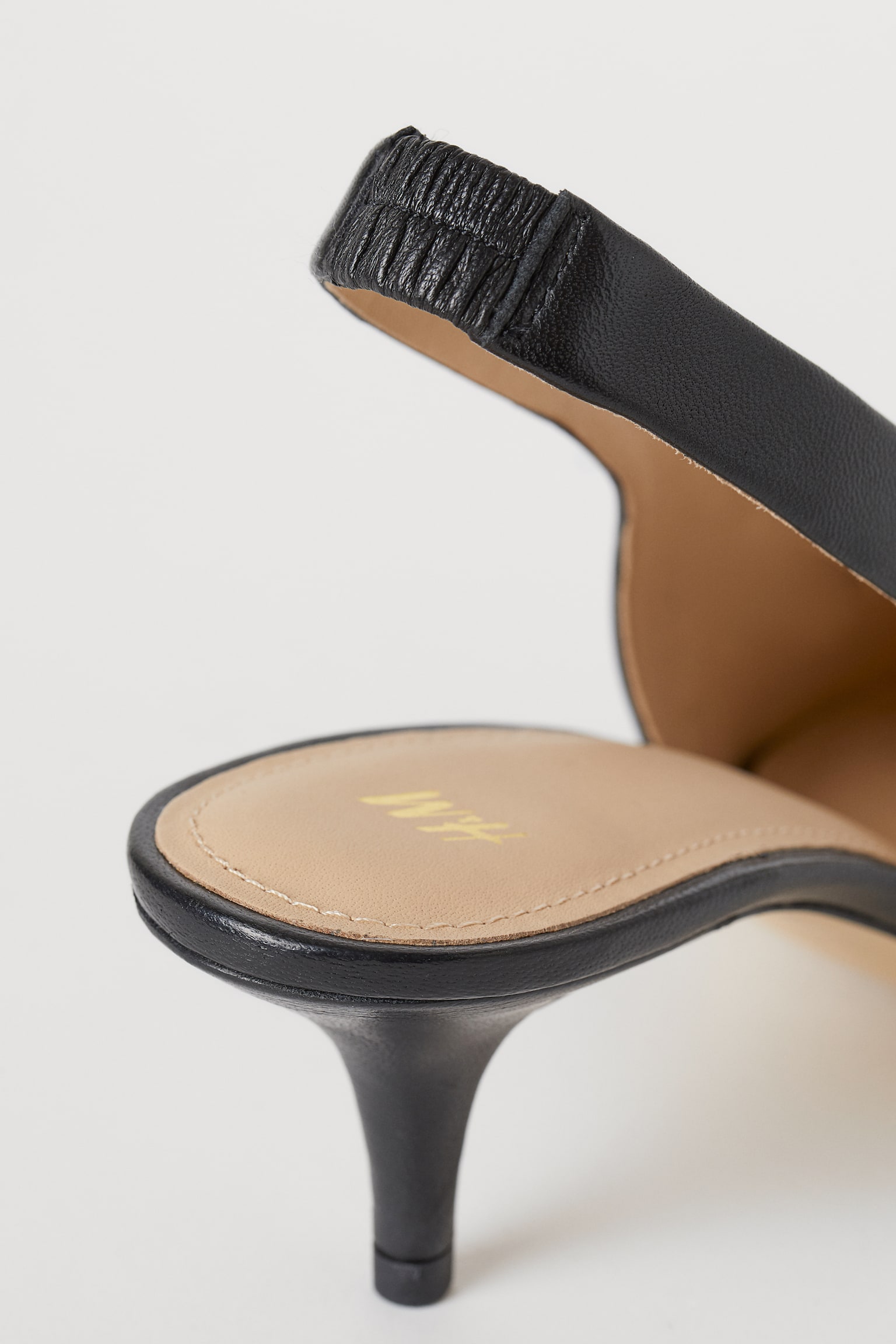 Slingbacks with pointed toes - Black - 2