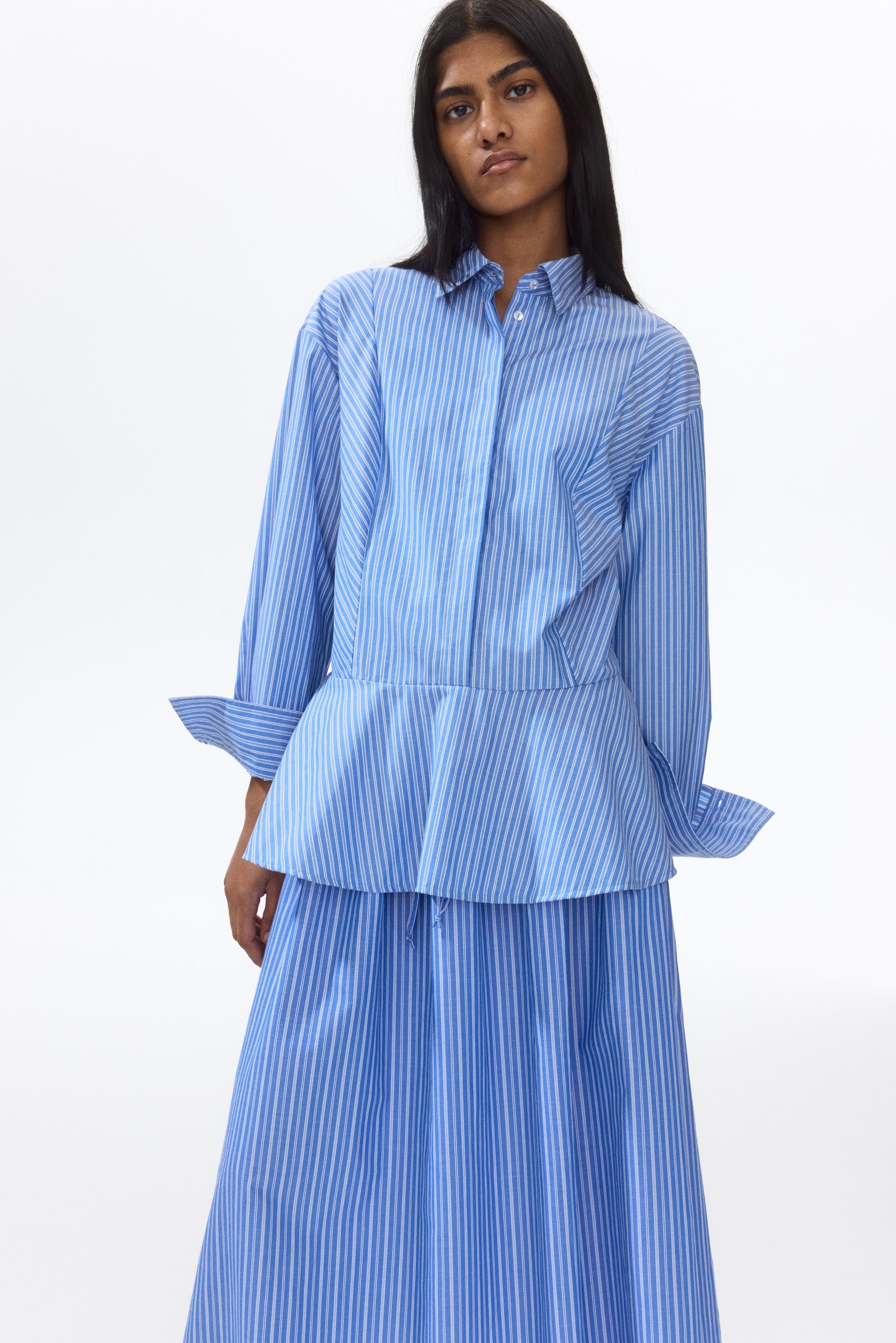 Long peplum shirtModel