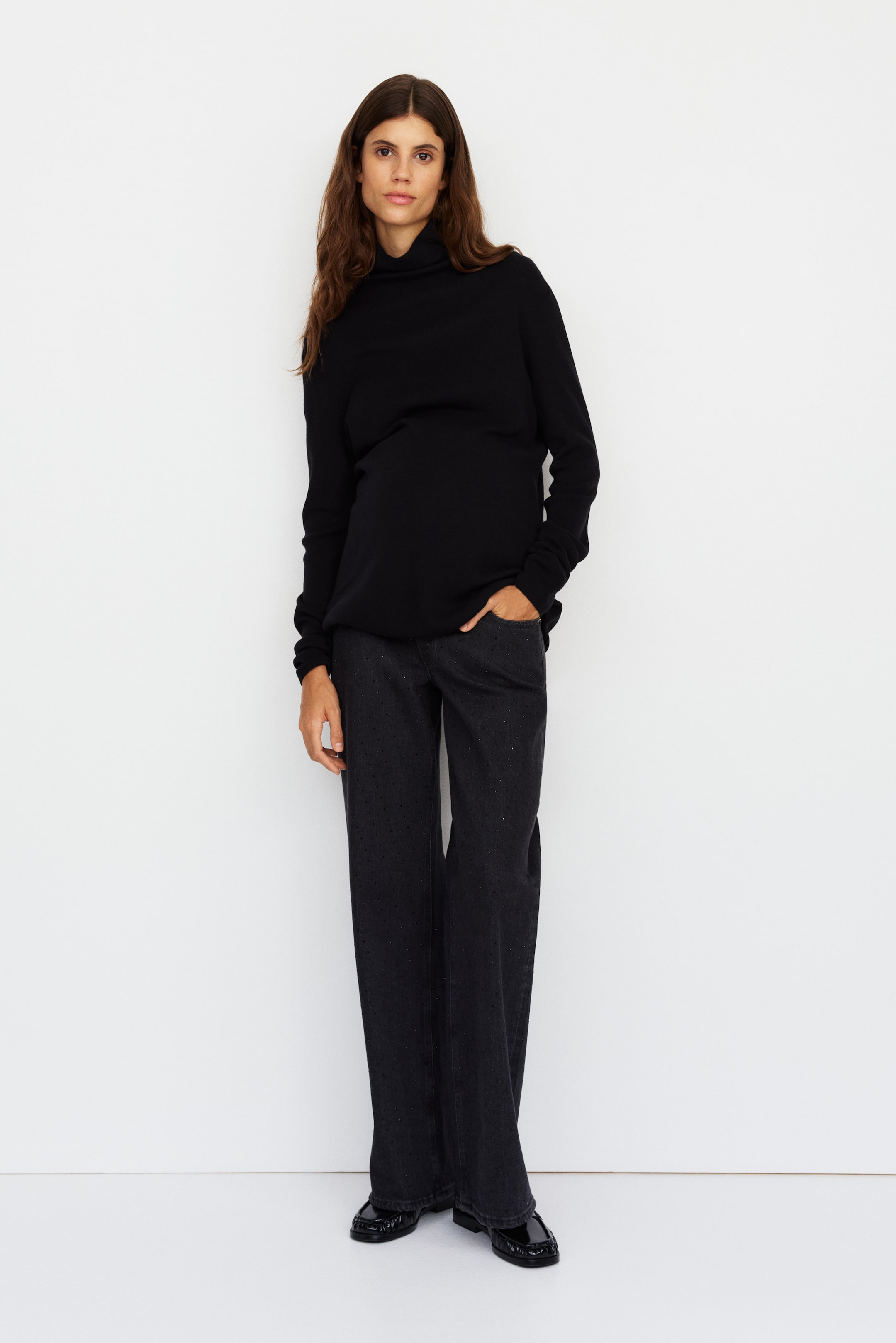 Nagyobb kép megtekintése: MAMA Bő farmer - Koptatott fekete - NŐI | H&M HU 1