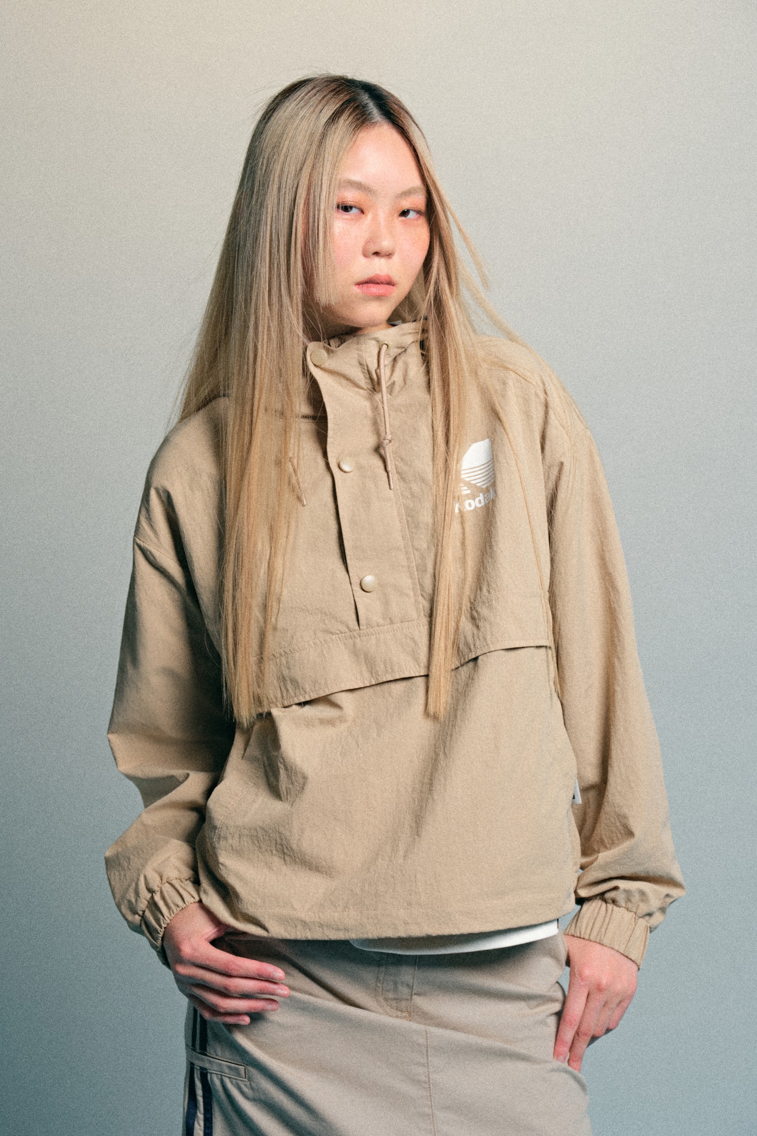 Áo anorak có hoạ tiết in - Màu be nhạt/Kodak - 3